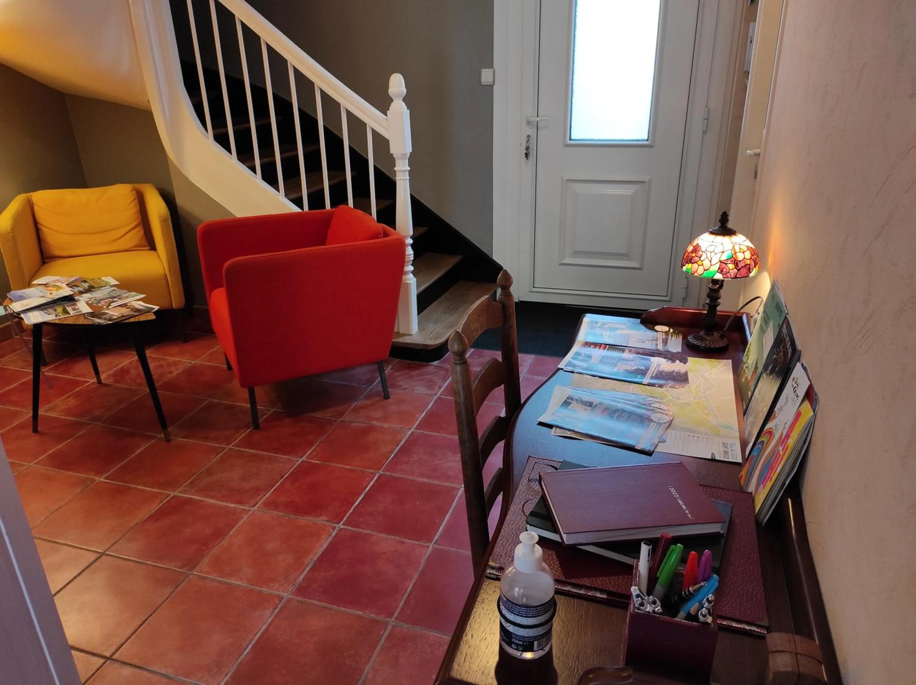 Facade/entrance in Aux Trois Palmiers