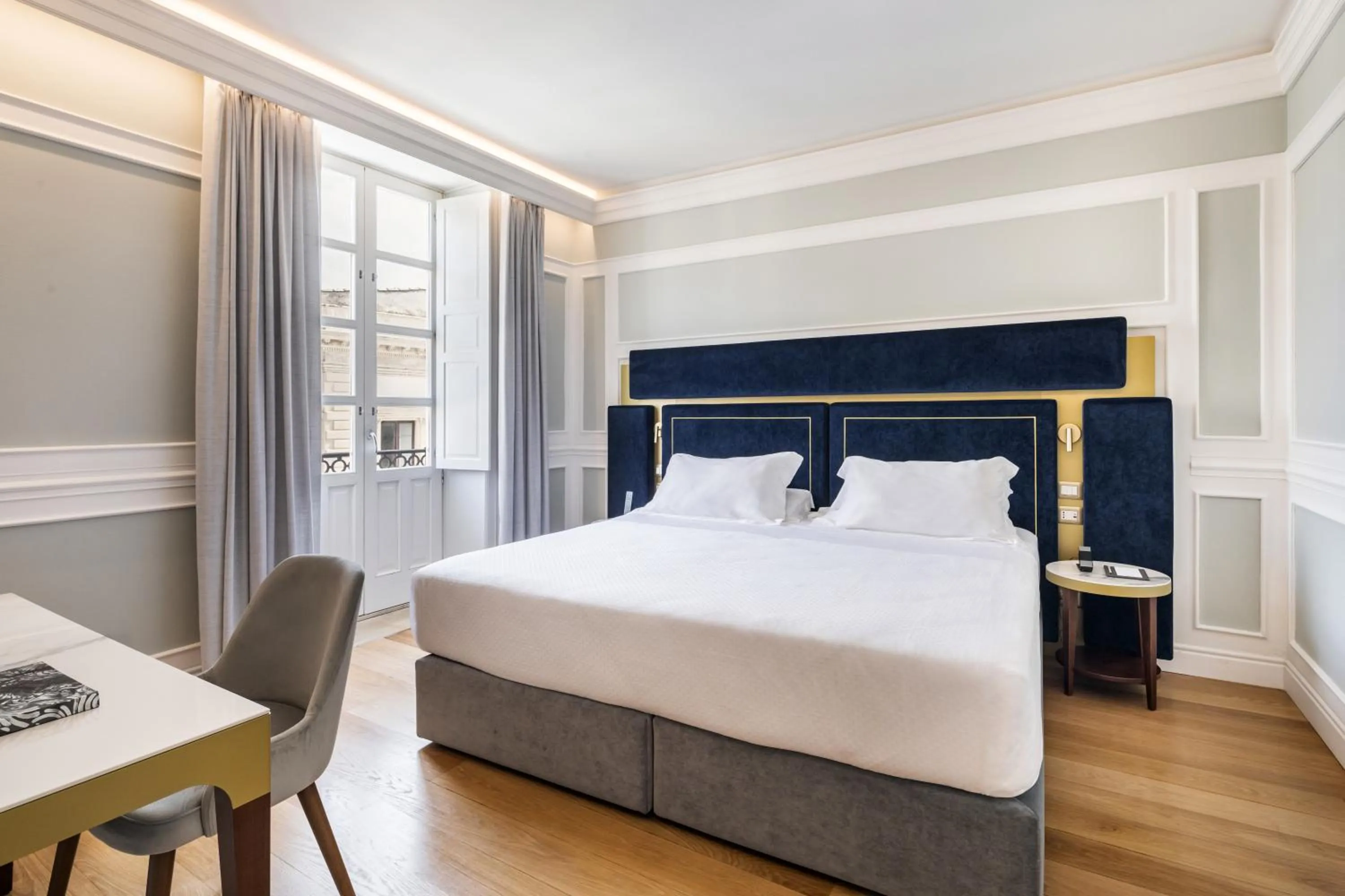 Bedroom, Bed in Palazzo Artemide - VRetreats