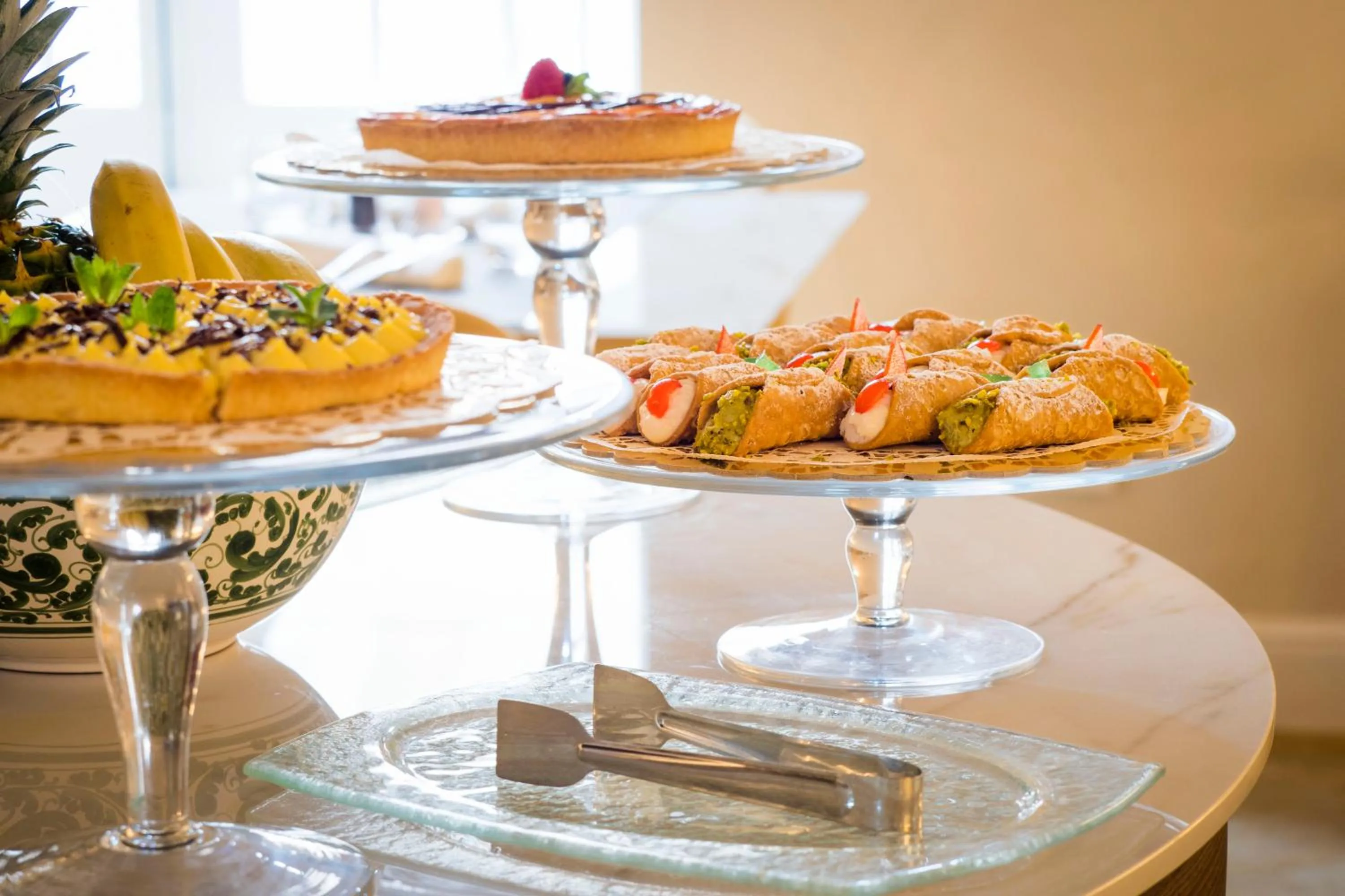 Breakfast in Palazzo Artemide - VRetreats