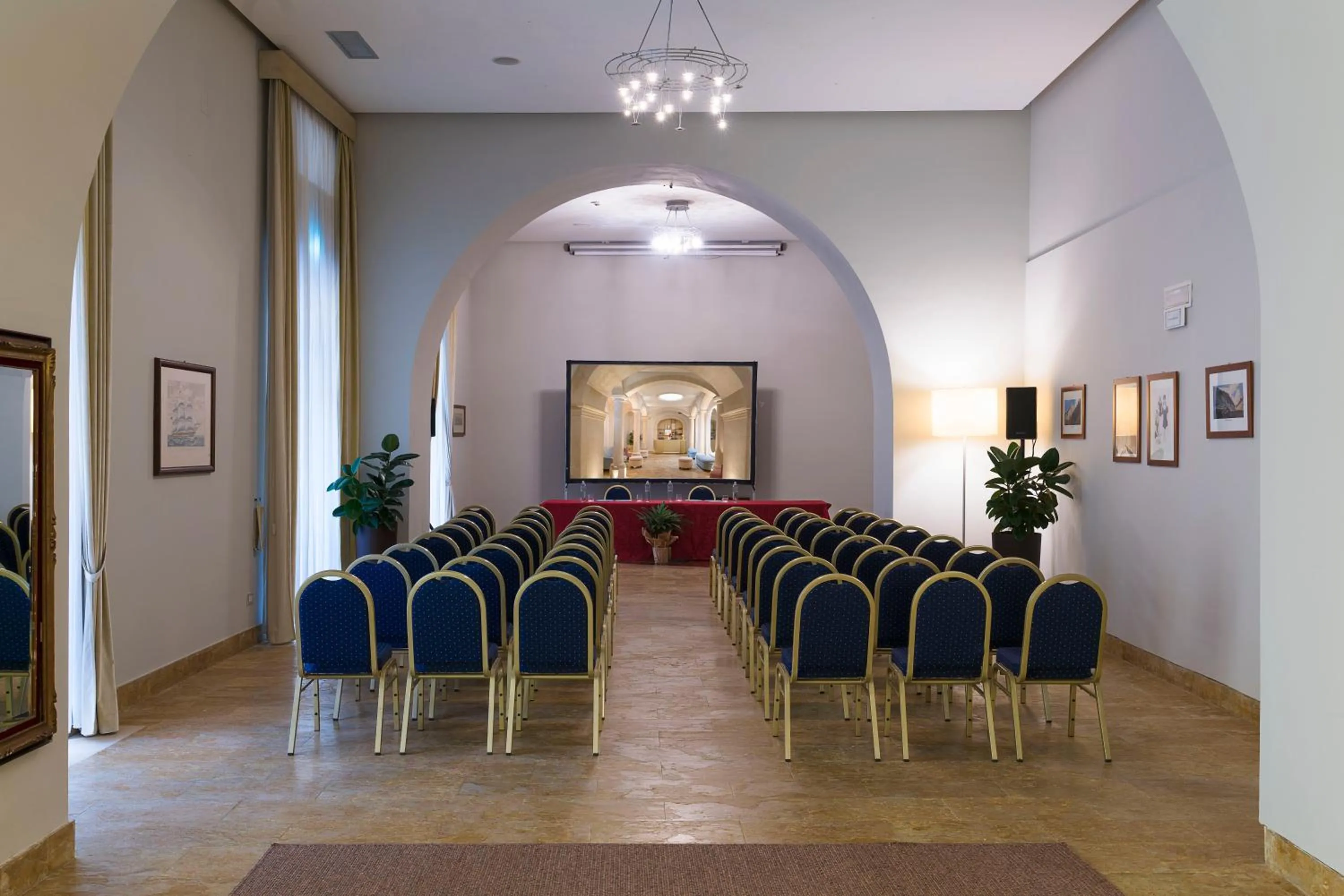 Meeting/conference room in Palazzo Artemide - VRetreats