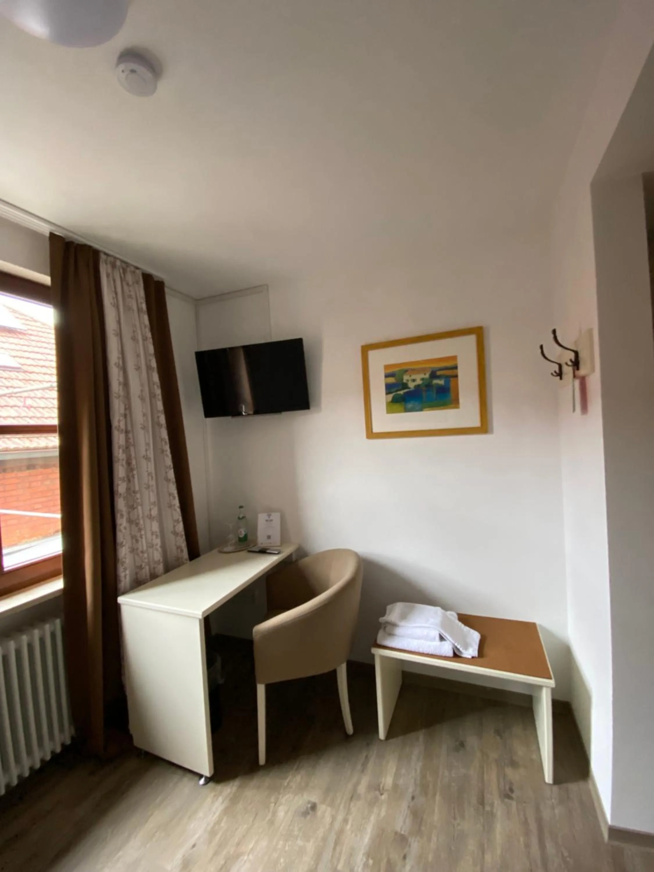 Photo of the whole room in Pension Main-Art