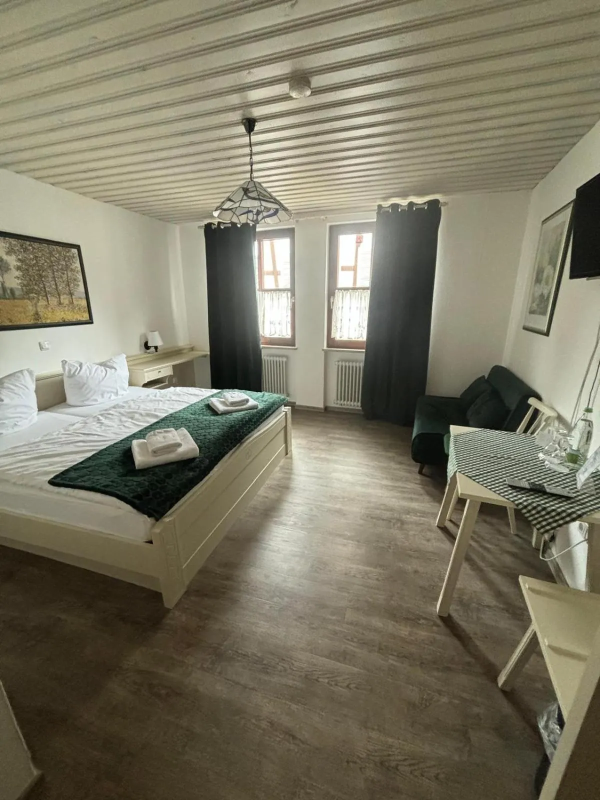 TV and multimedia, Bed in Pension Main-Art