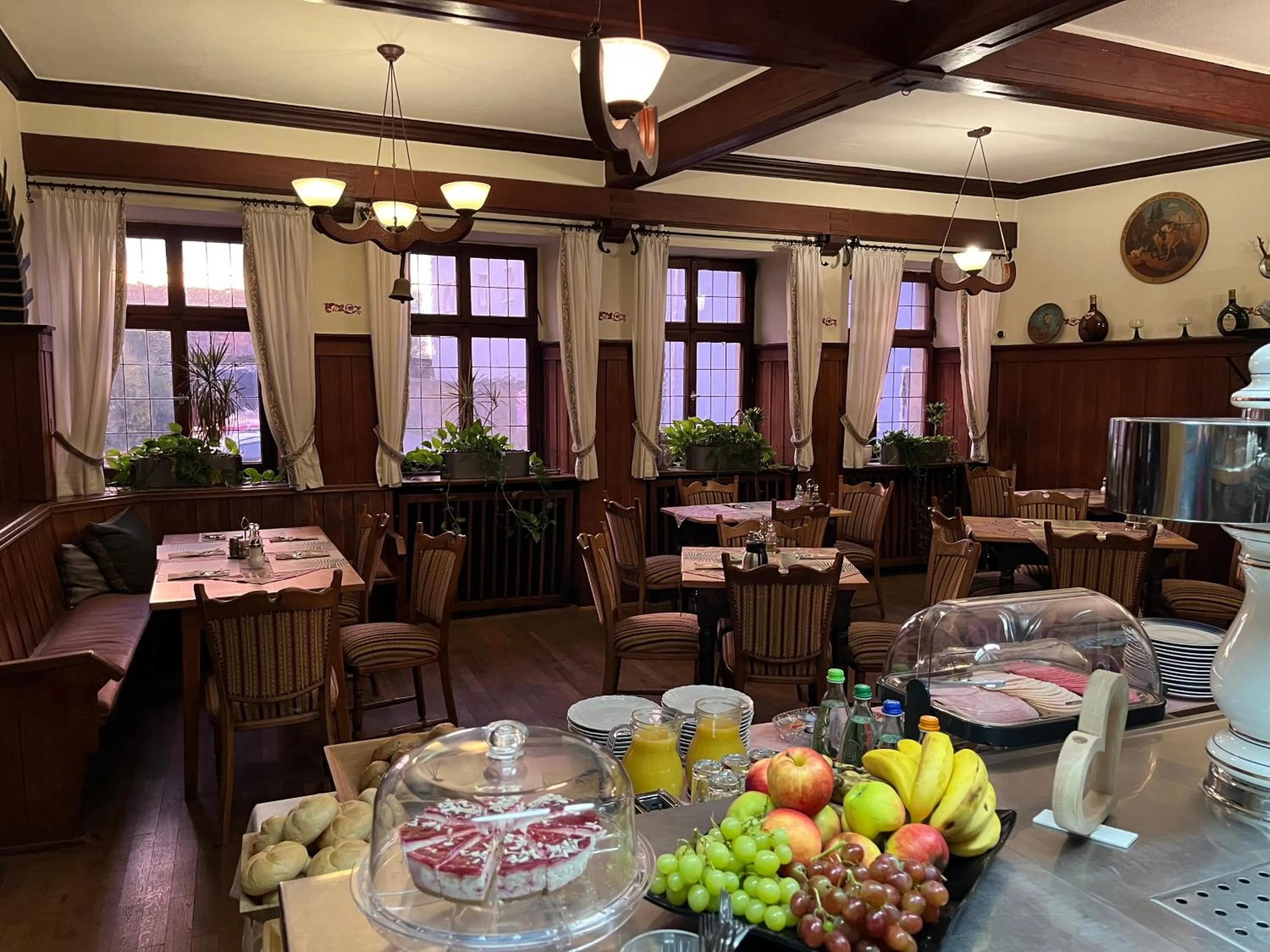 Buffet breakfast in Pension Main-Art