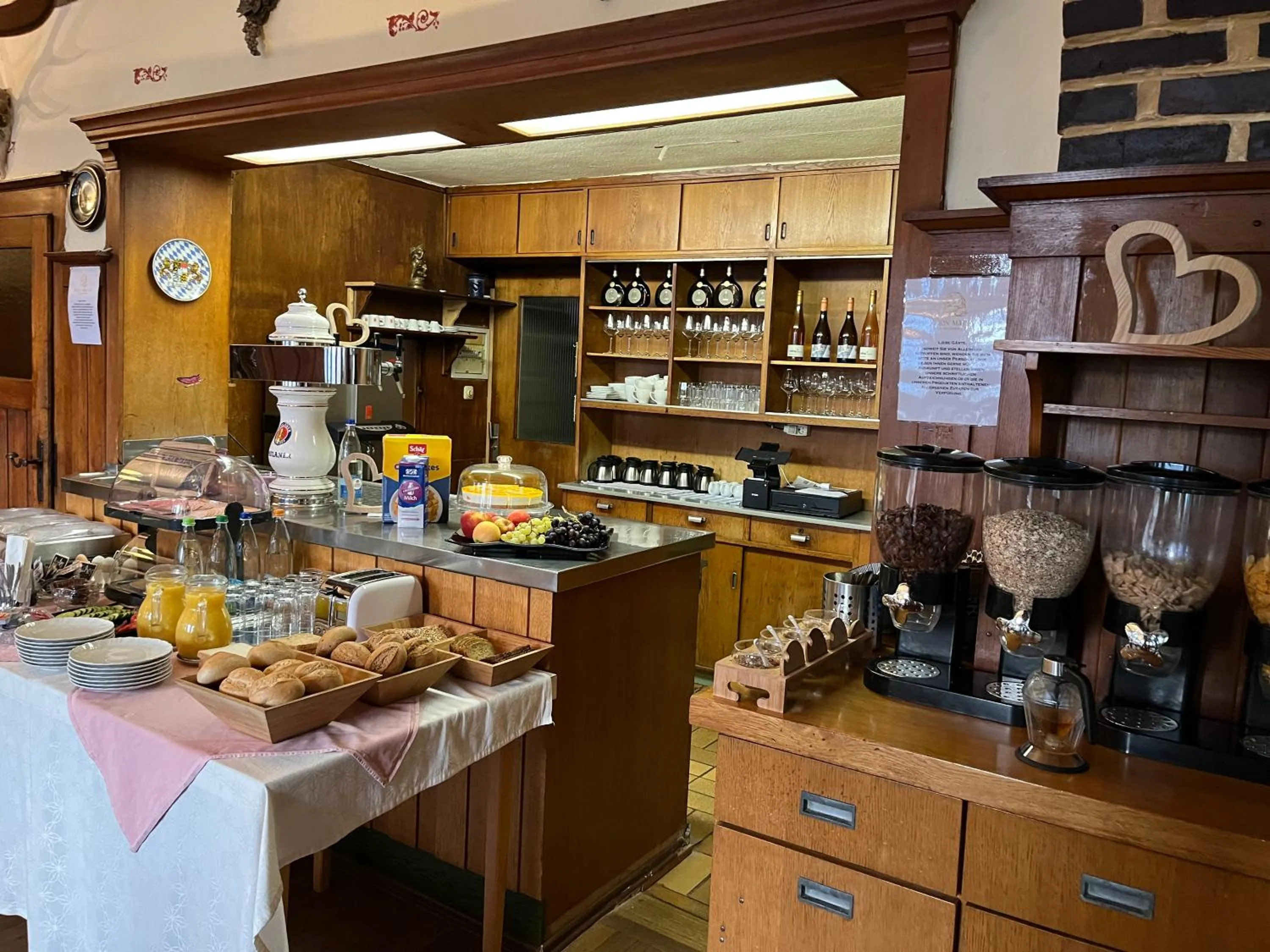 Breakfast in Pension Main-Art