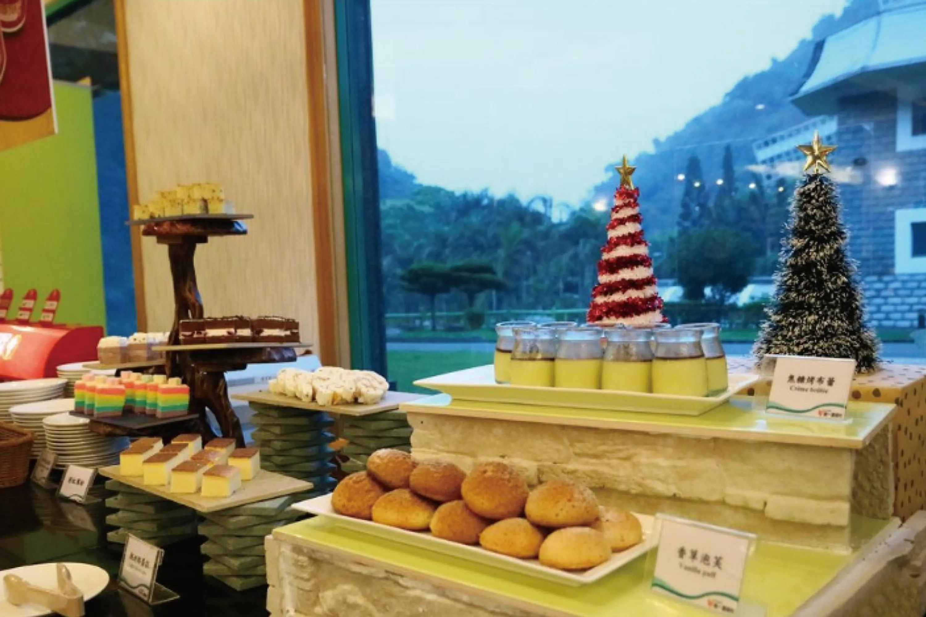 Food and drinks in Uni-Resort Mawutu