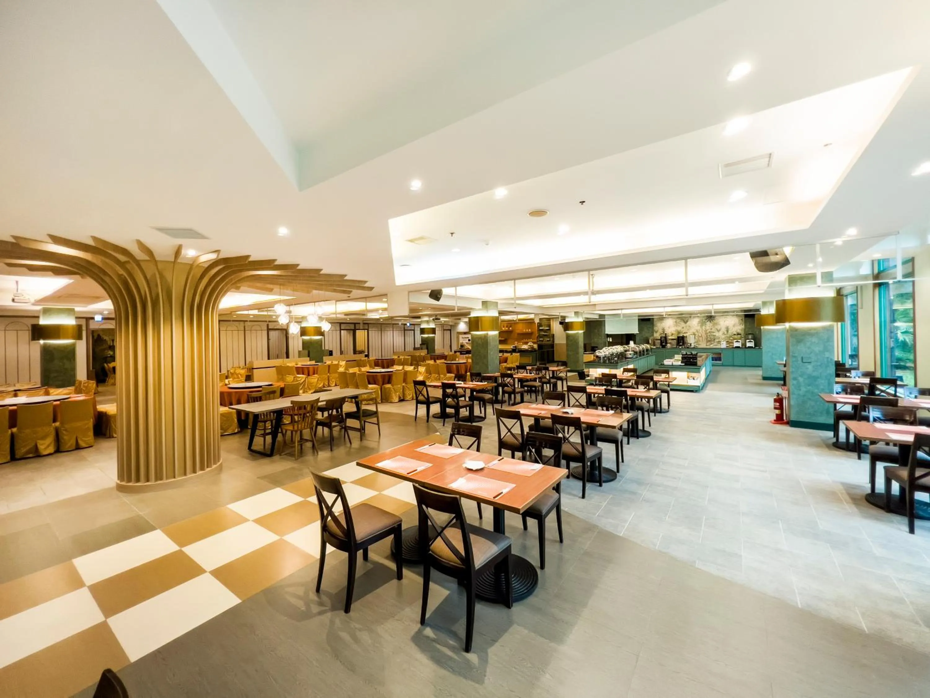 Restaurant/places to eat in Uni-Resort Mawutu