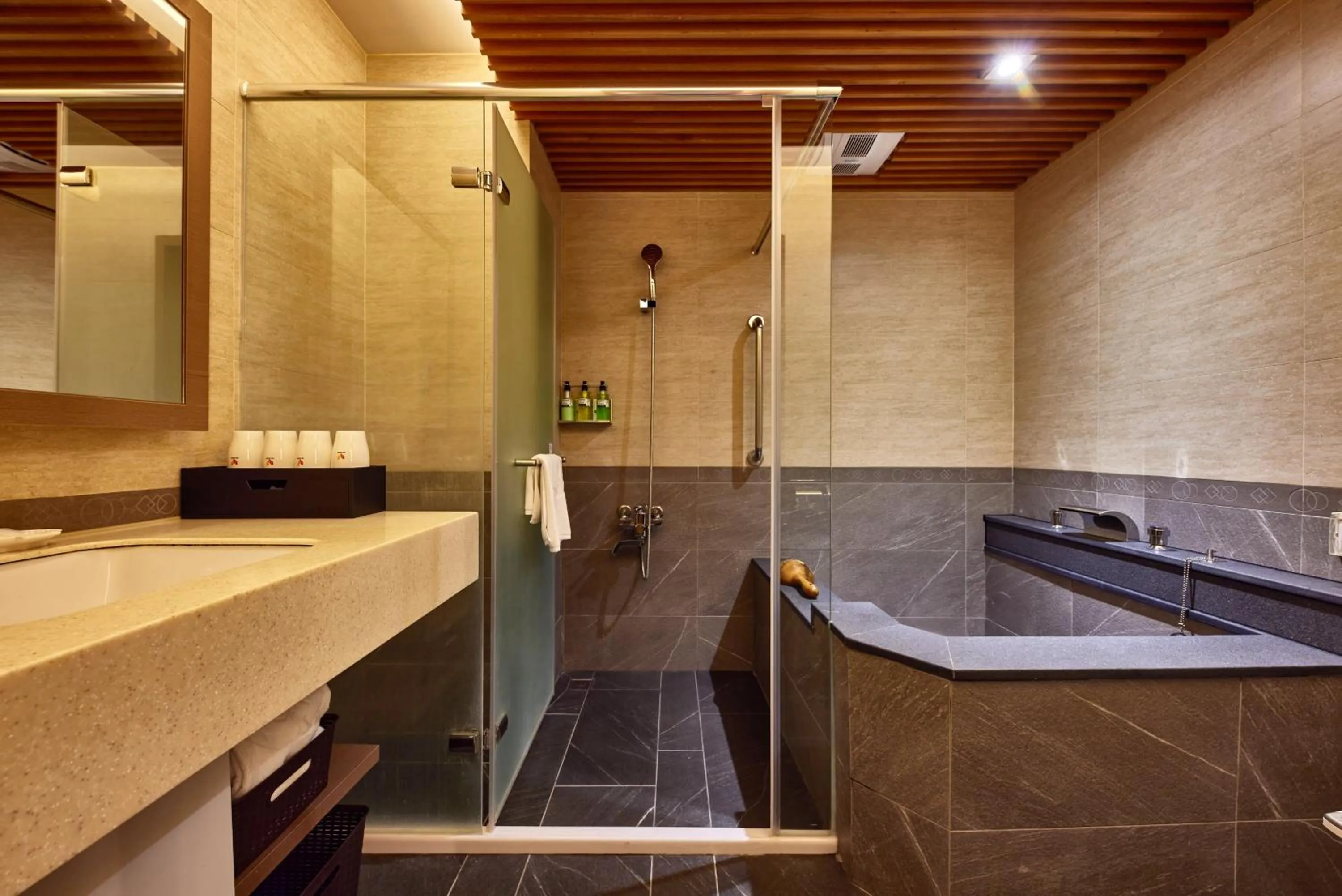 Hot Spring Bath in Uni-Resort Ku-Kuan