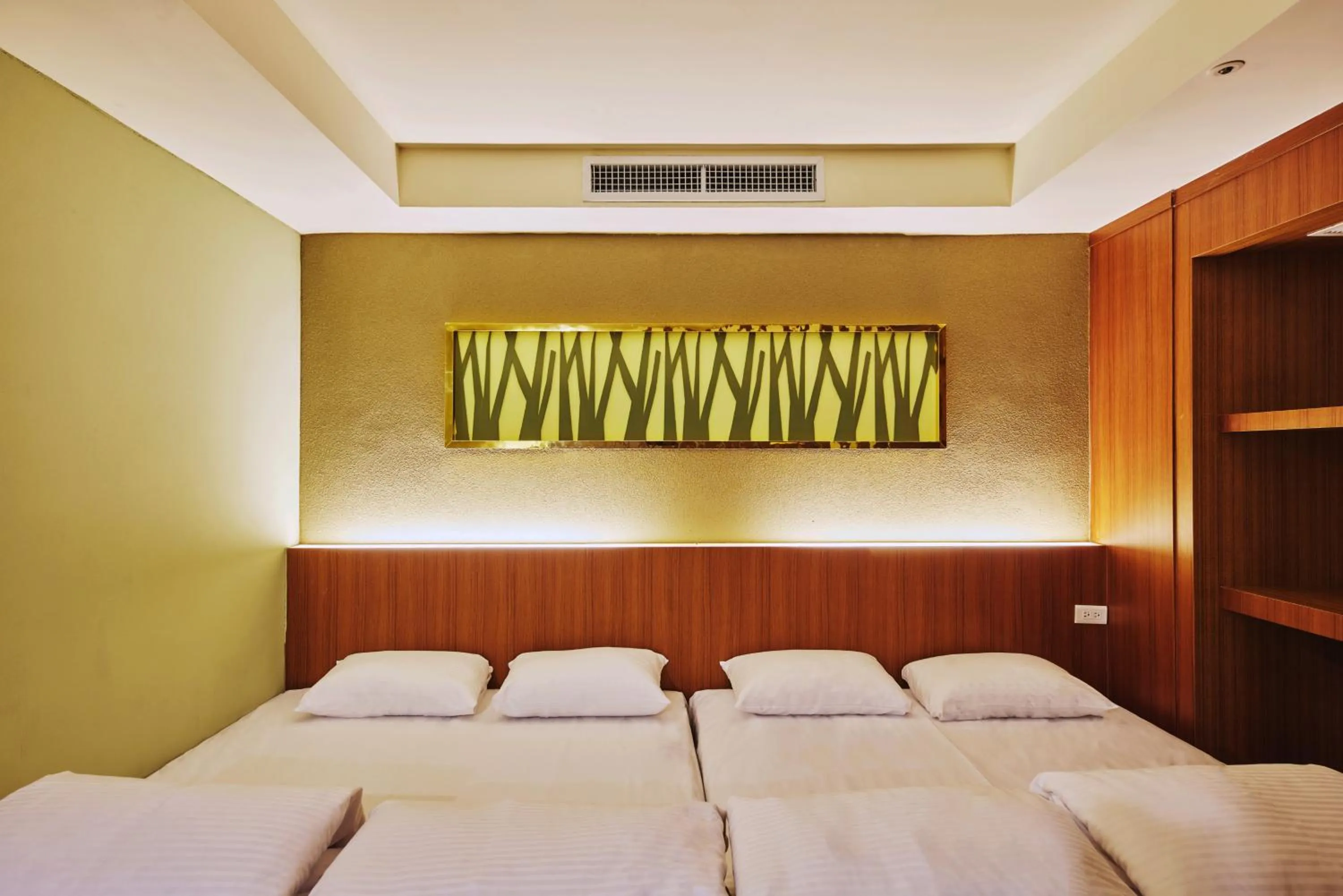 On site, Bed in Uni-Resort Ku-Kuan