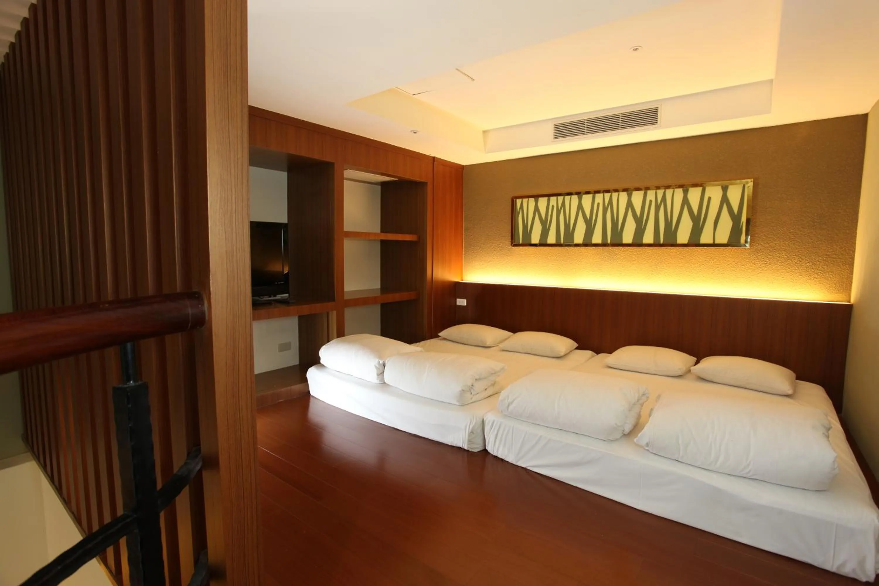 bunk bed, Bed in Uni-Resort Ku-Kuan