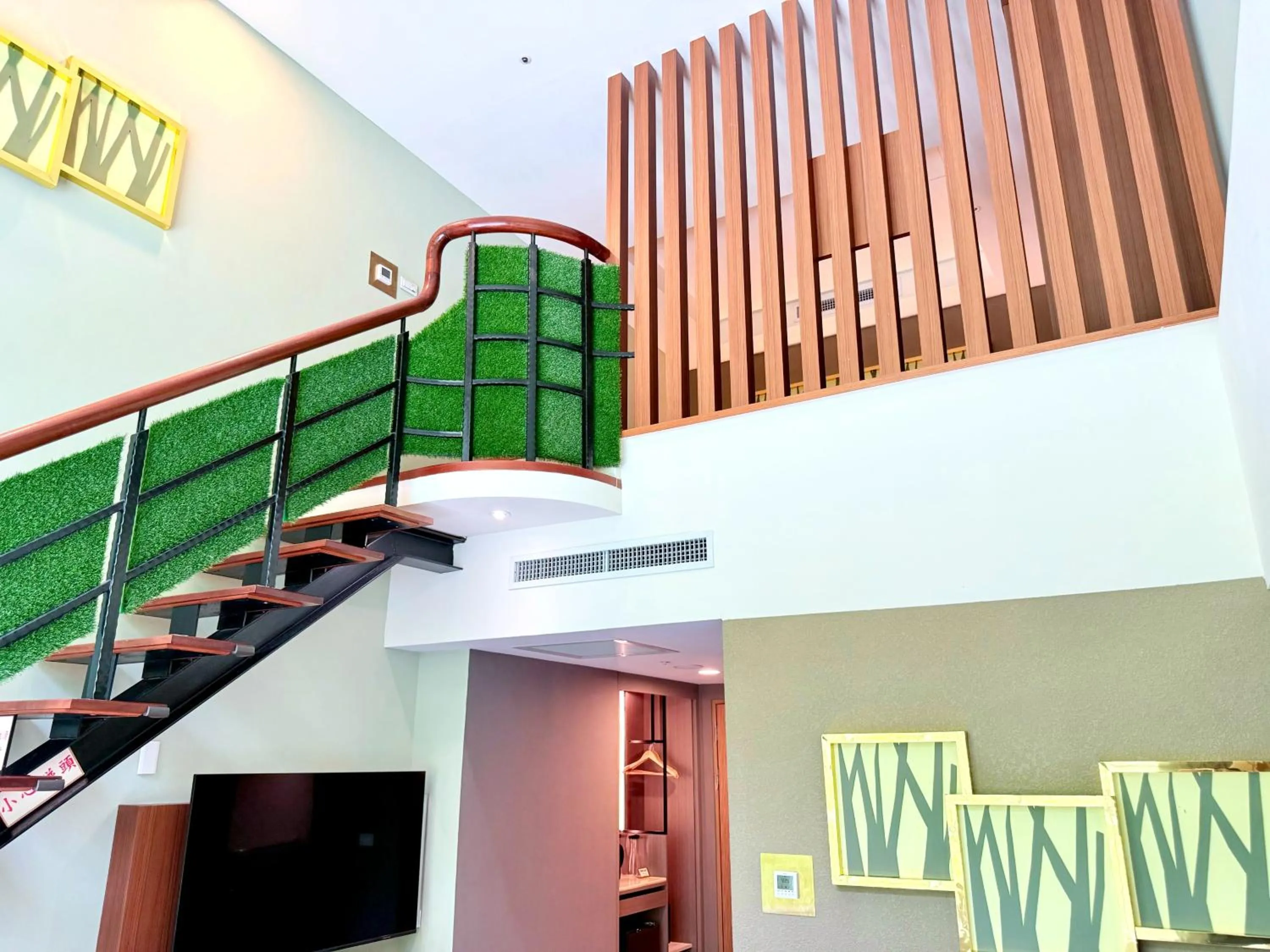 Photo of the whole room in Uni-Resort Ku-Kuan