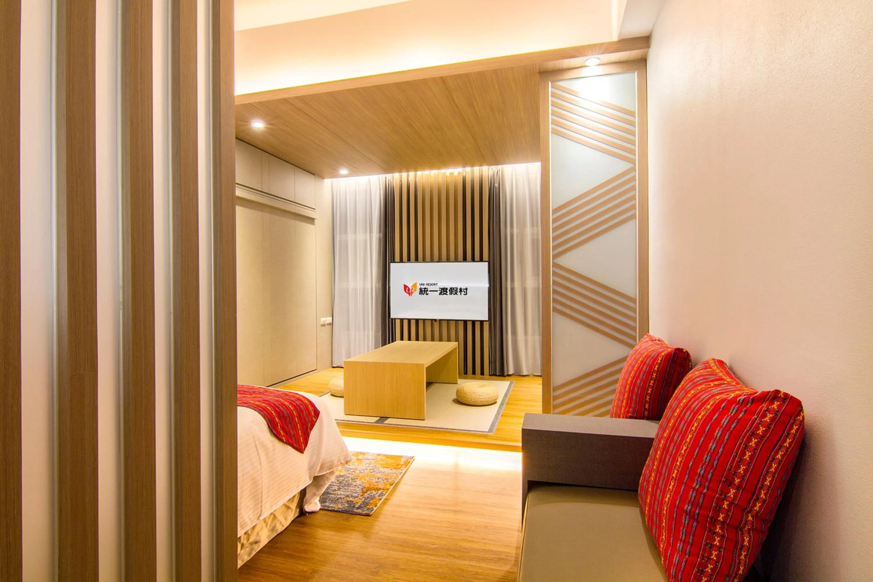 People, Bed in Uni-Resort Ku-Kuan