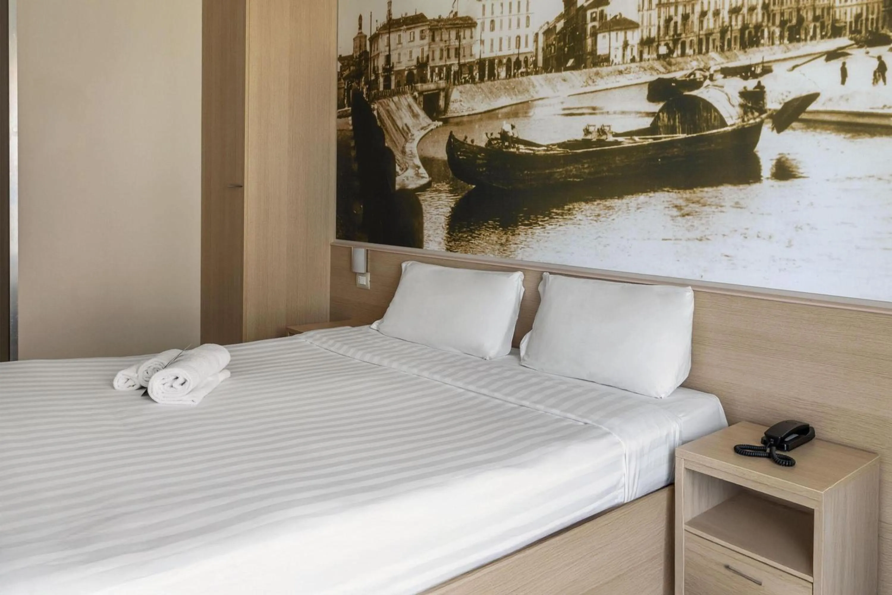 Photo of the whole room, Bed in B&B HOTEL Milano Portello