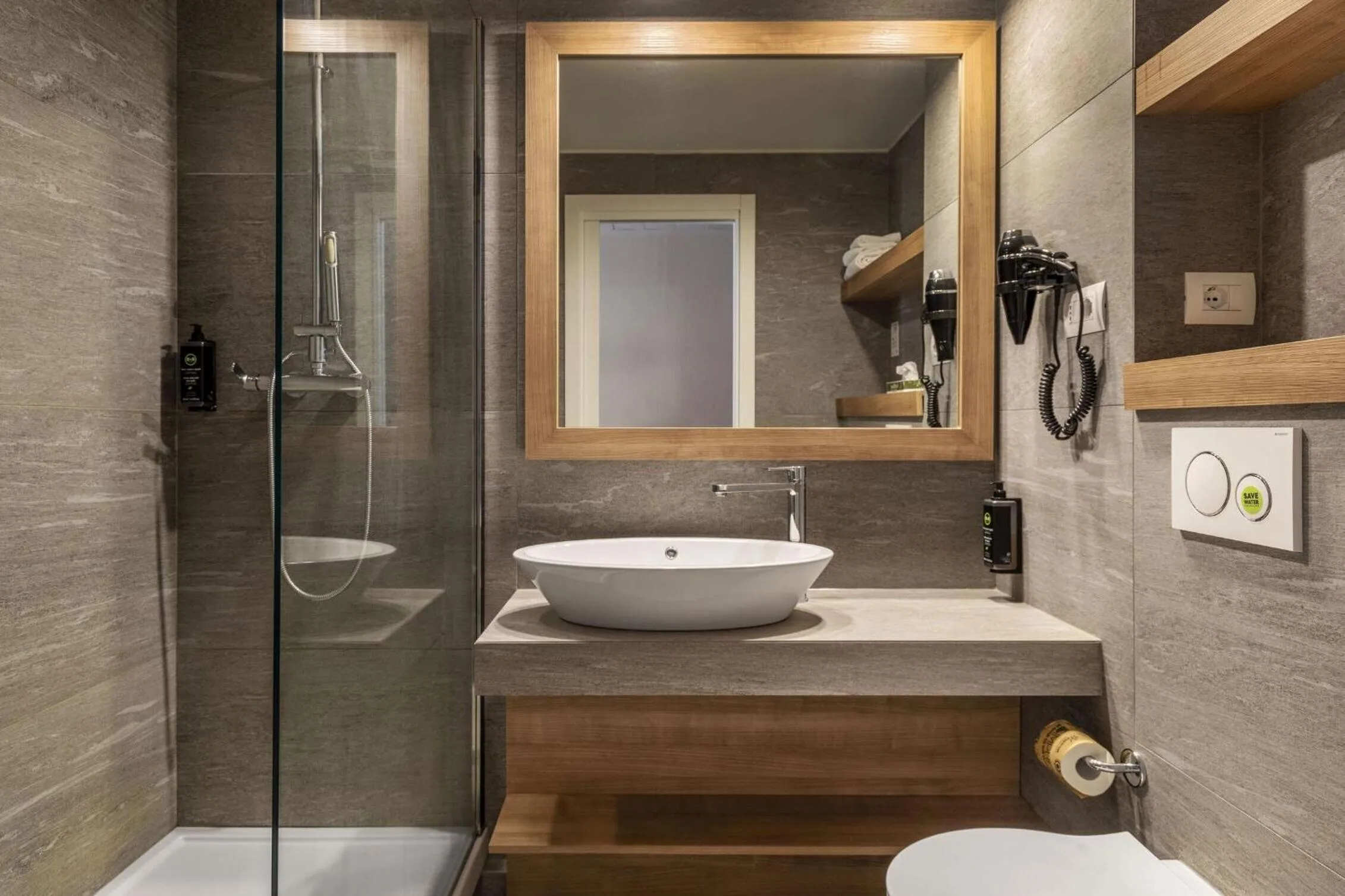 Photo of the whole room in B&B HOTEL Milano Portello