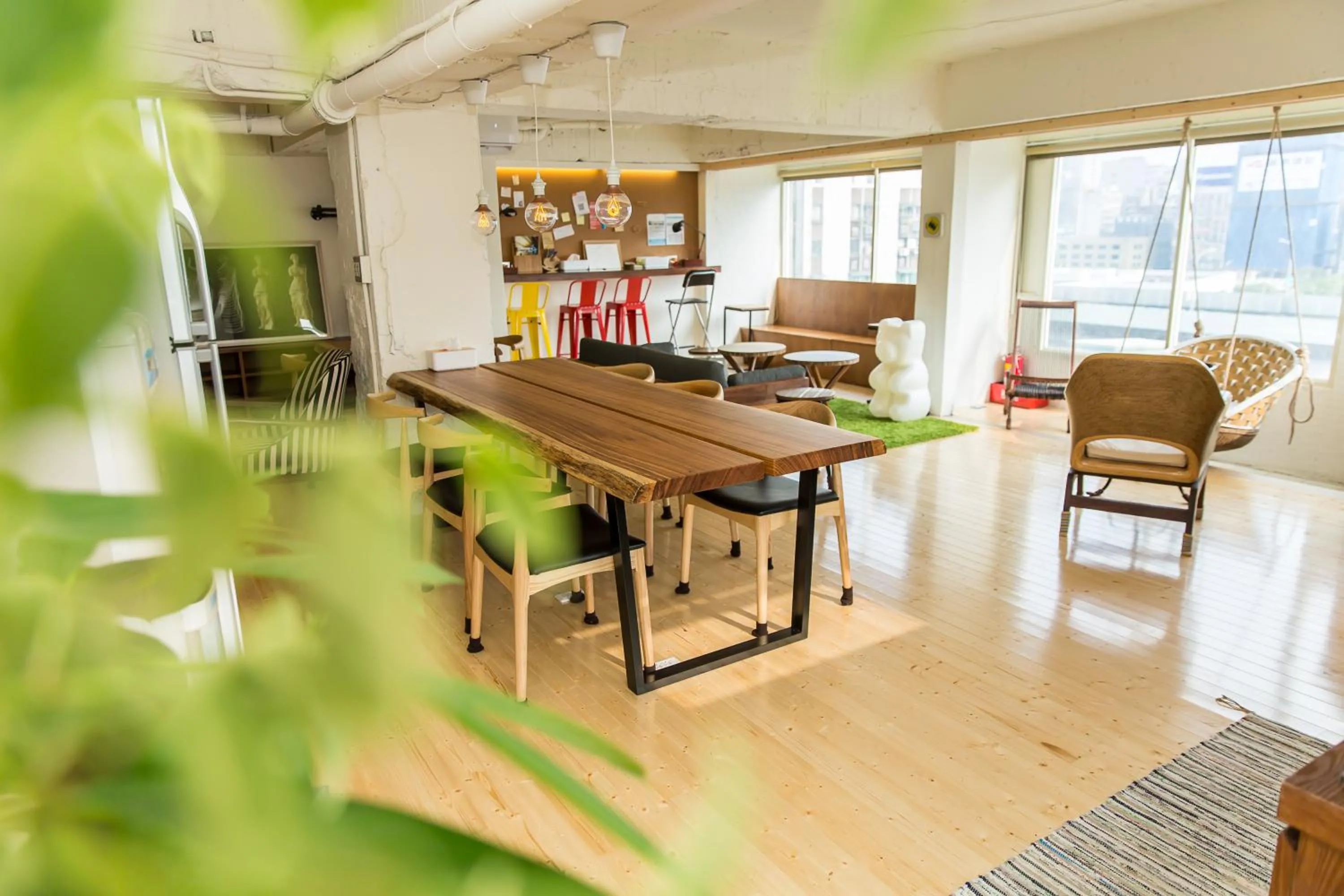 Communal lounge/ TV room in Mr. Lobster’s Secret Den design hostel