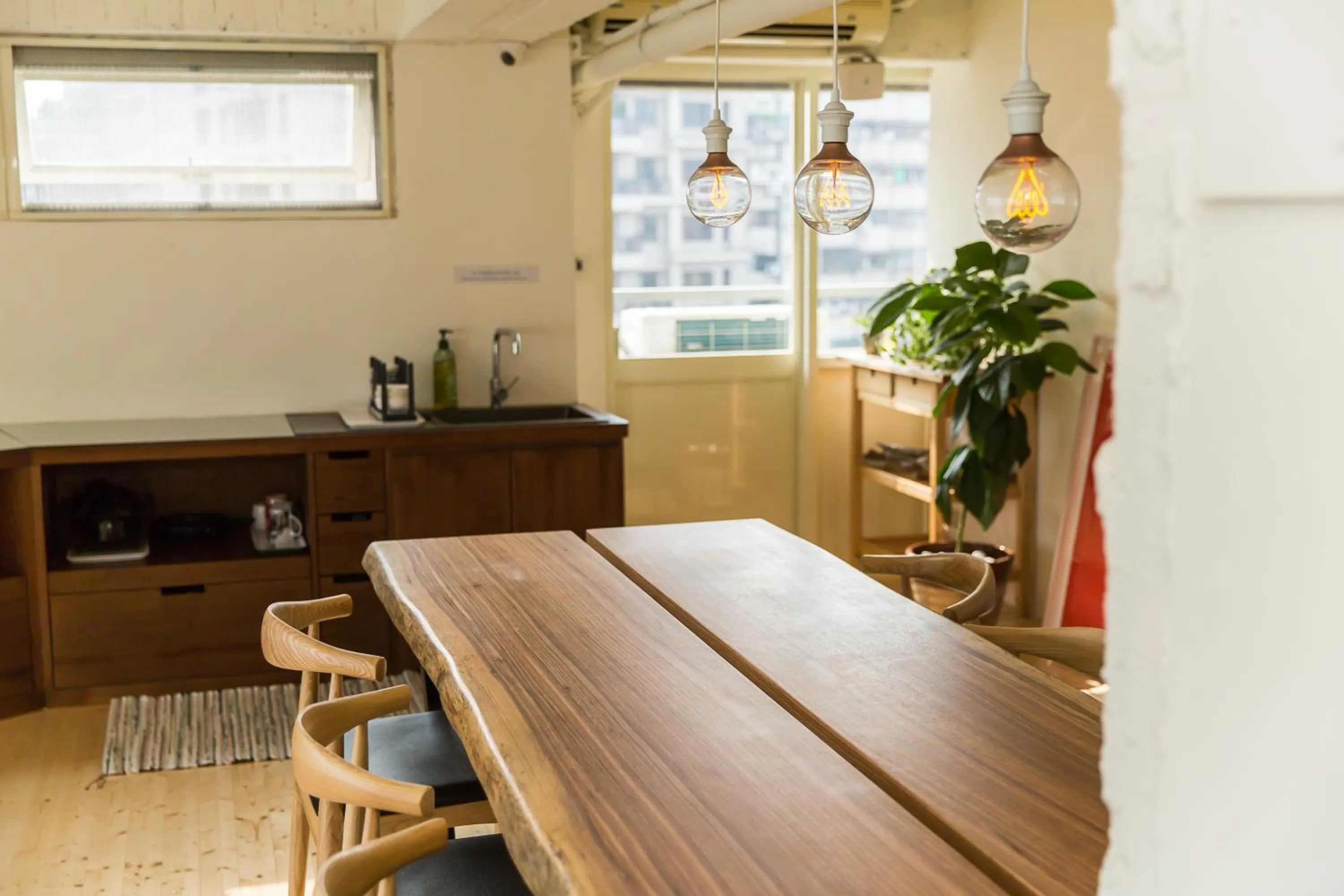 Communal lounge/ TV room in Mr. Lobster’s Secret Den design hostel