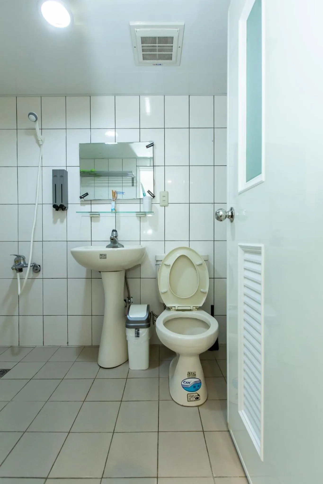 Toilet in Mr. Lobster’s Secret Den design hostel