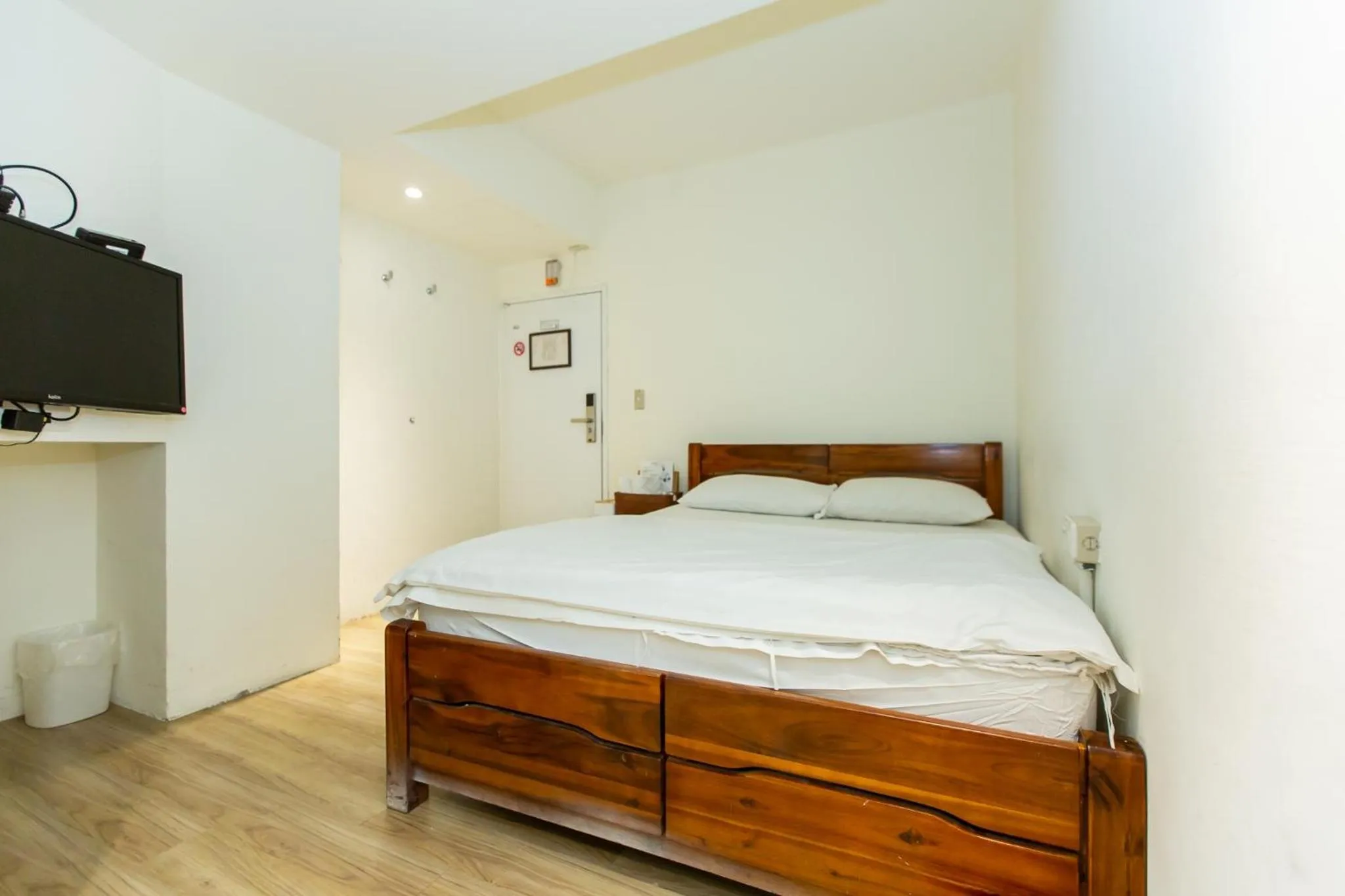 Bed in Mr. Lobster’s Secret Den design hostel