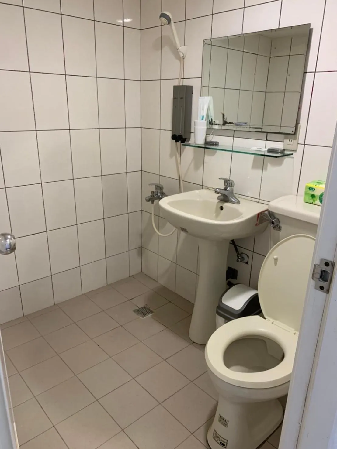 Toilet in Mr. Lobster’s Secret Den design hostel