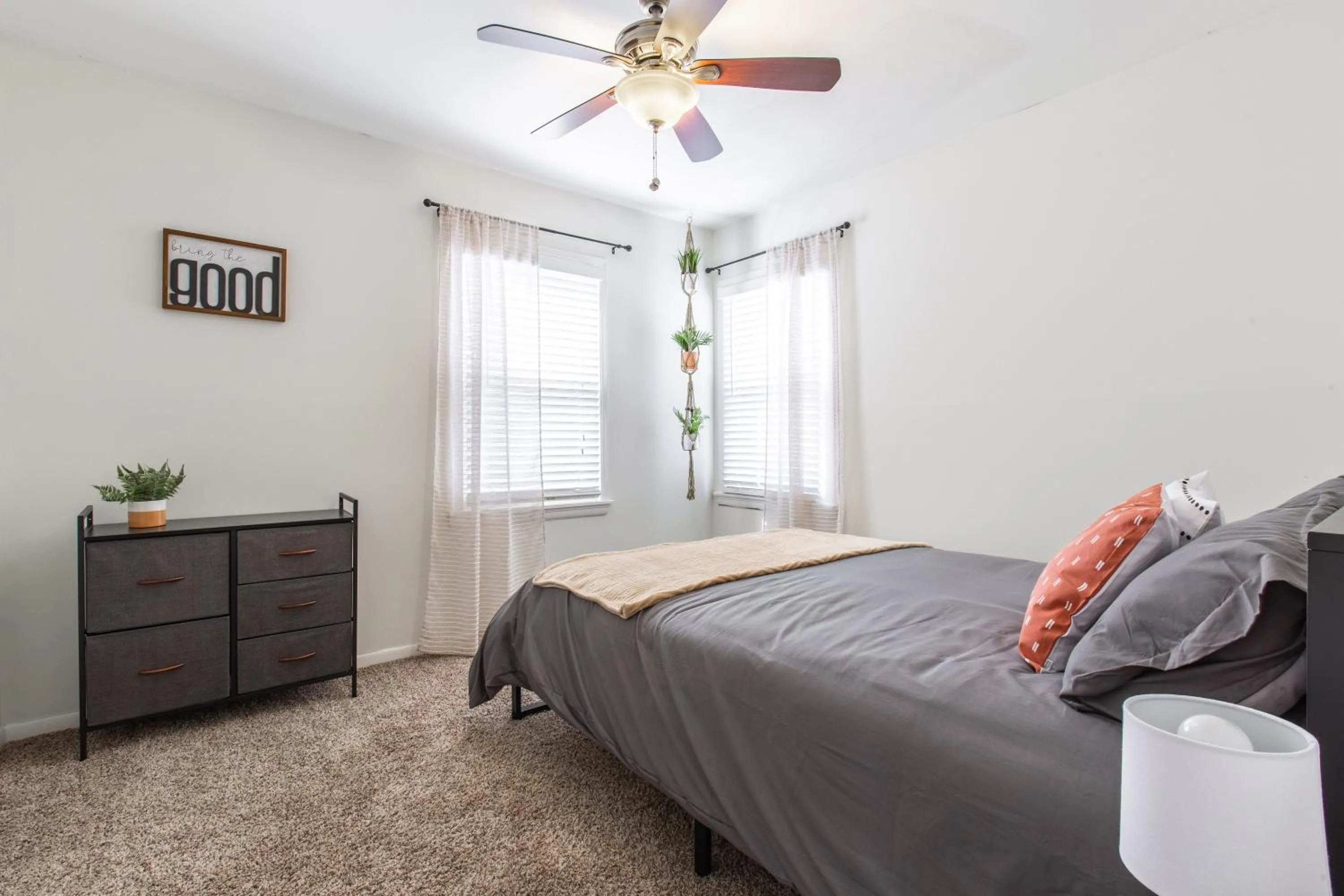 Bedroom, Bed in 3 Bedrooms House in Waldo Kansas City