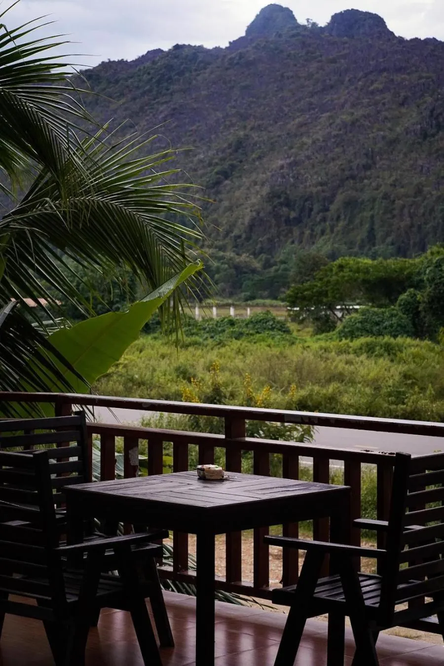 Dining area in Vang Vieng Savanh Sunset View Resort