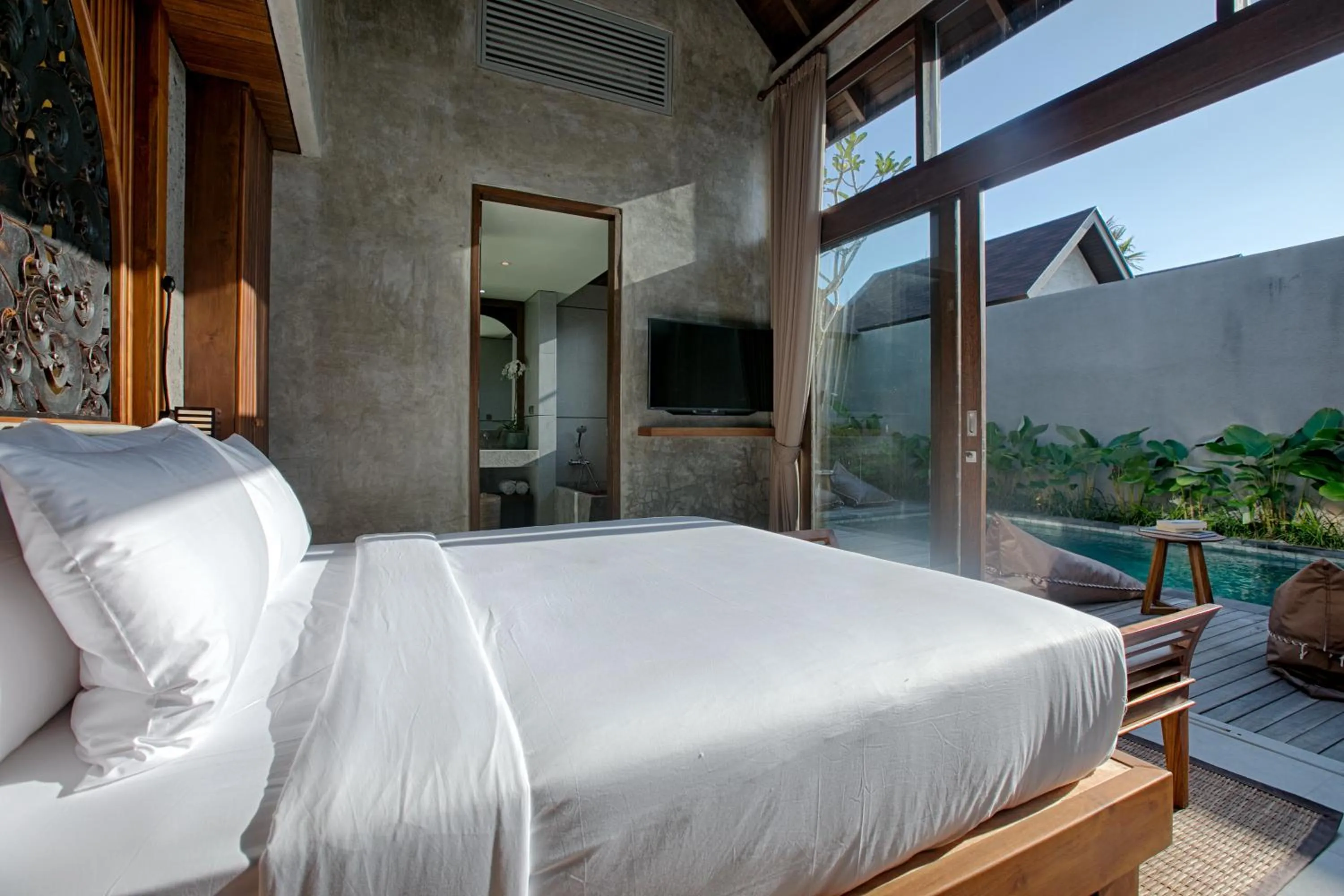 Bed in Taman Dharmawangsa Suites