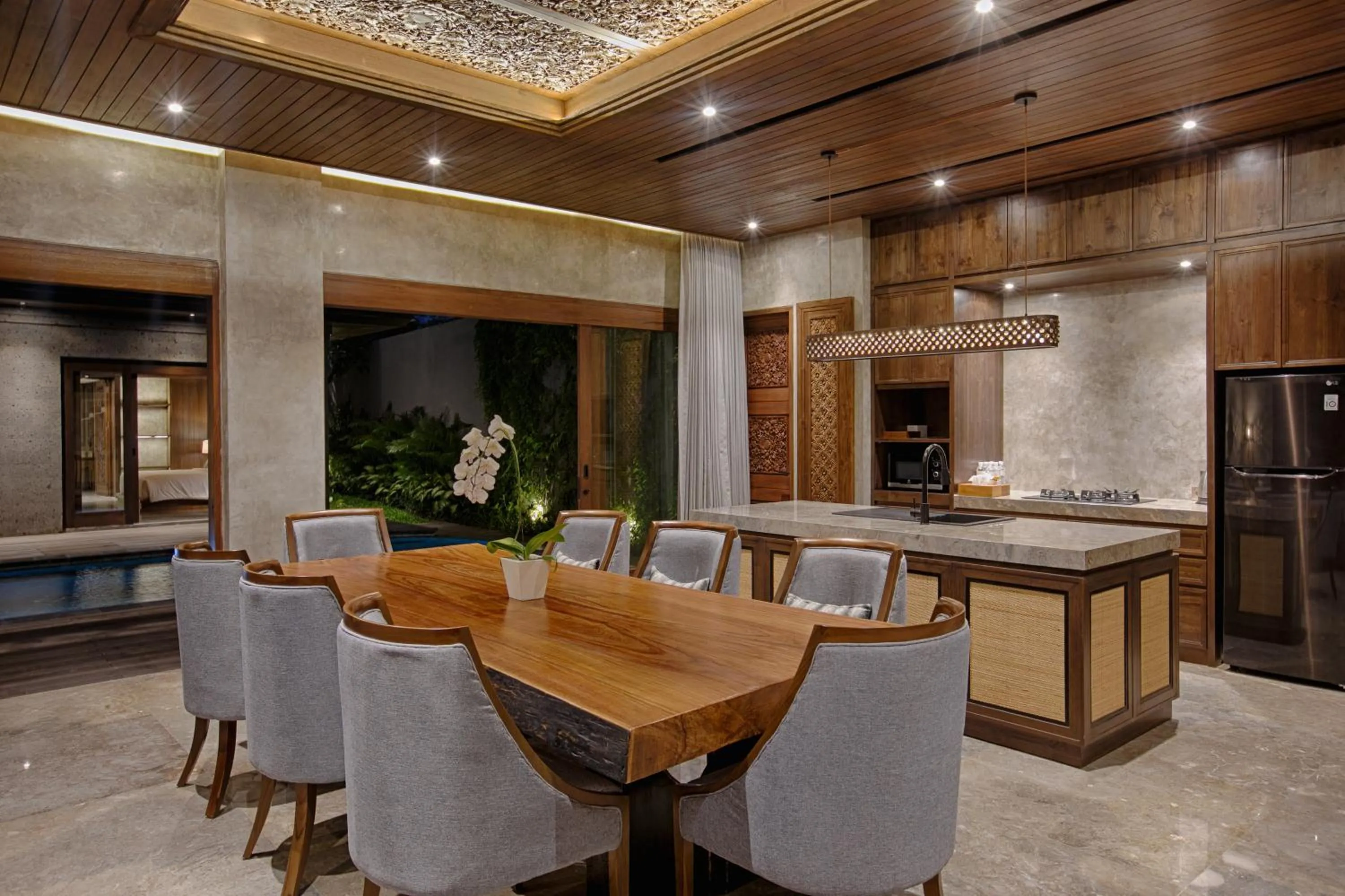 Kitchen or kitchenette in Taman Dharmawangsa Suites