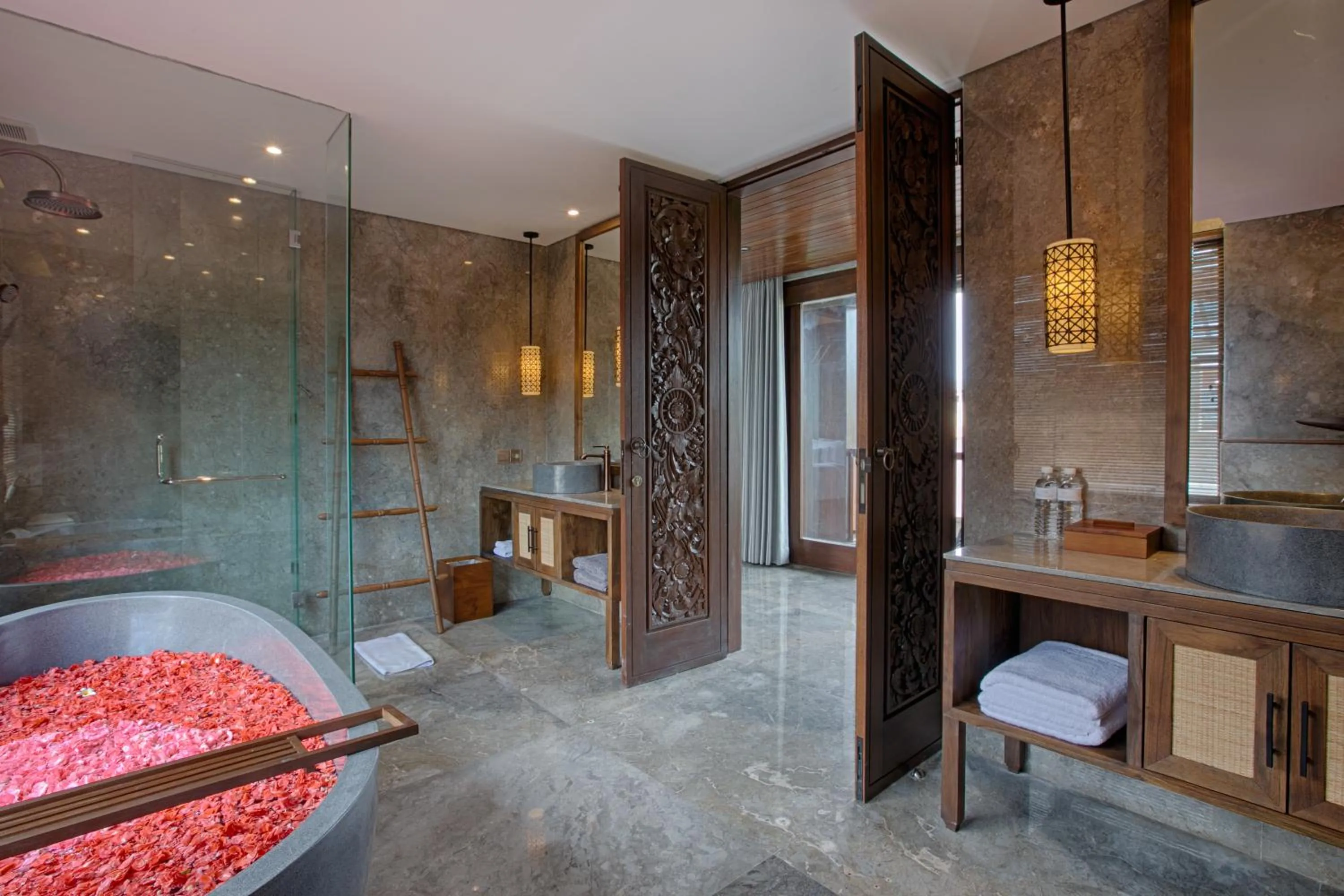 Shower, Bed in Taman Dharmawangsa Suites
