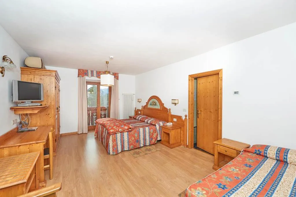 Basic Quadruple Room in Hotel Bonapace ***S