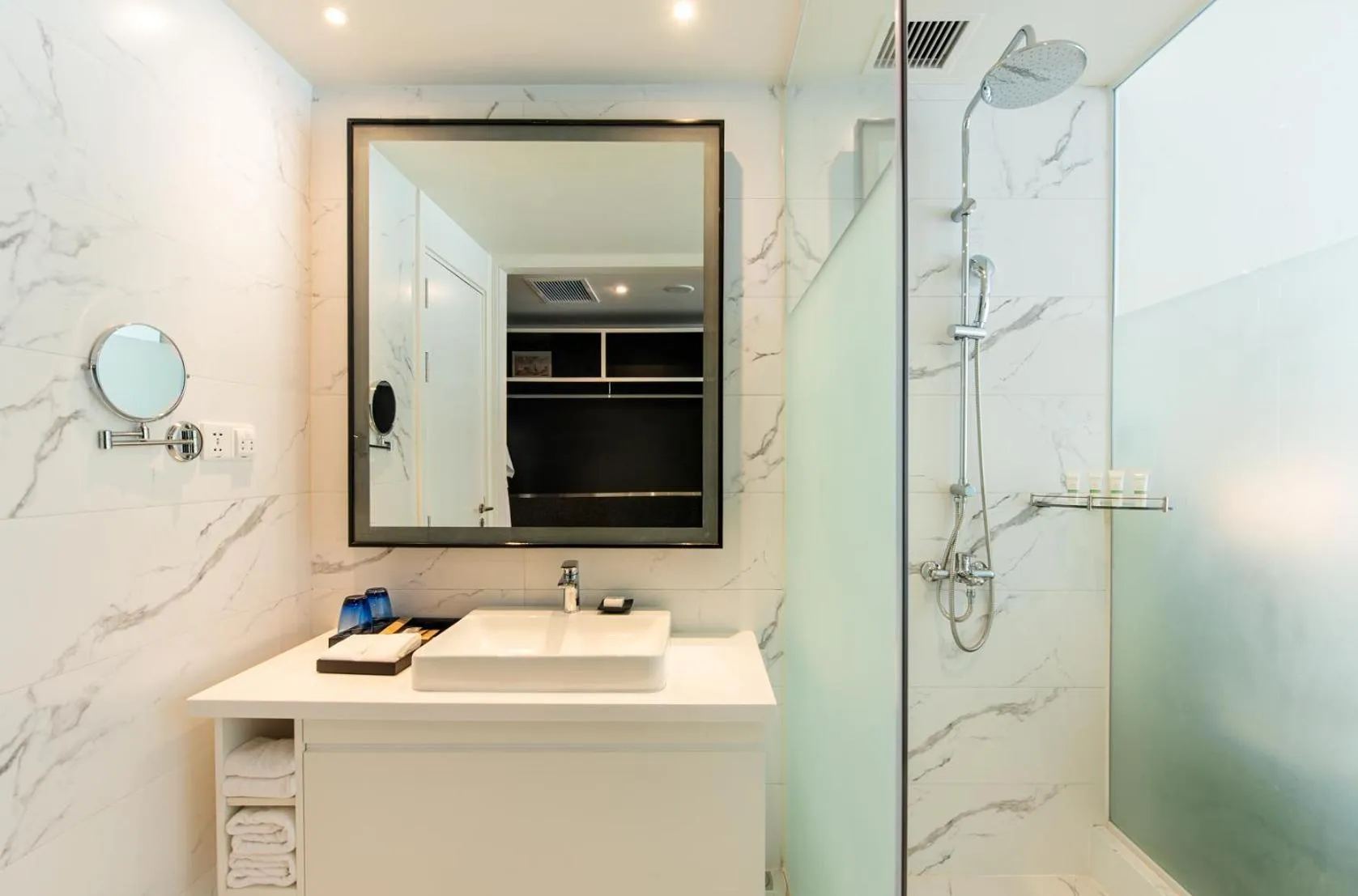 Shower in Hotel Soleil Ha Long, Trademark Collection by Wyndham