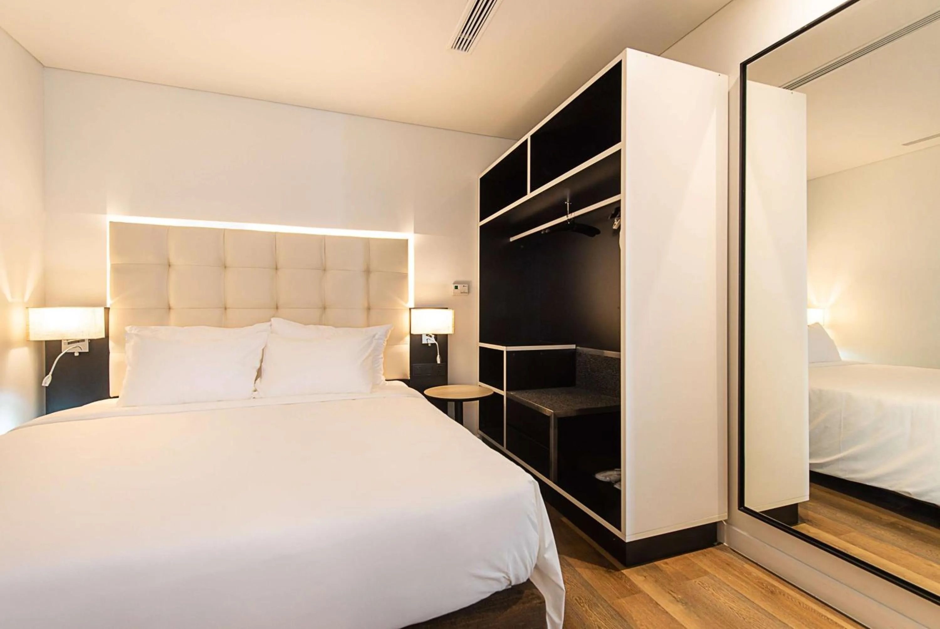 Photo of the whole room, Bed in Hotel Soleil Ha Long, Trademark Collection by Wyndham