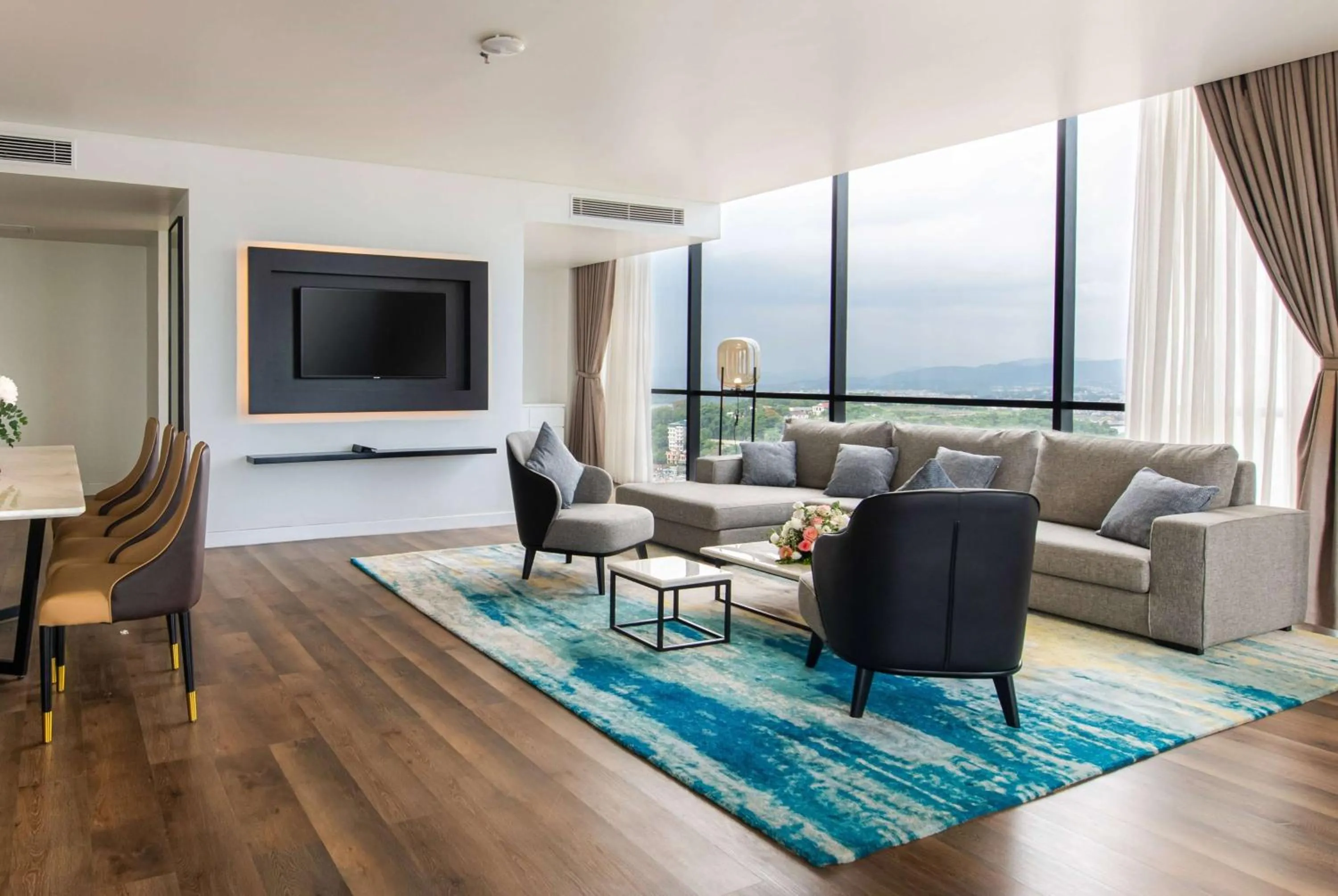 Photo of the whole room in Hotel Soleil Ha Long, Trademark Collection by Wyndham