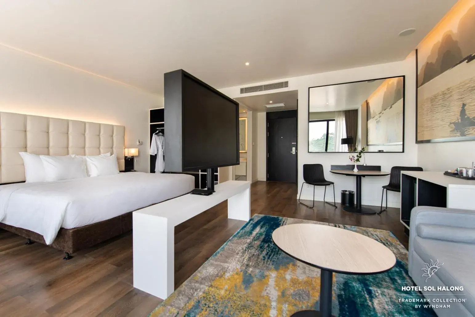 Junior Suite - Non-Smoking in Hotel Soleil Ha Long, Trademark Collection by Wyndham Junior Suite - Non-Smoking in Hotel Soleil Ha Long, Trademark Collection by Wyndham