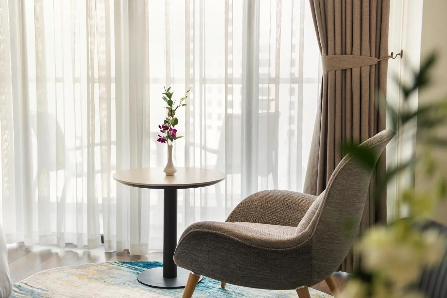 Seating area in Hotel Soleil Ha Long, Trademark Collection by Wyndham