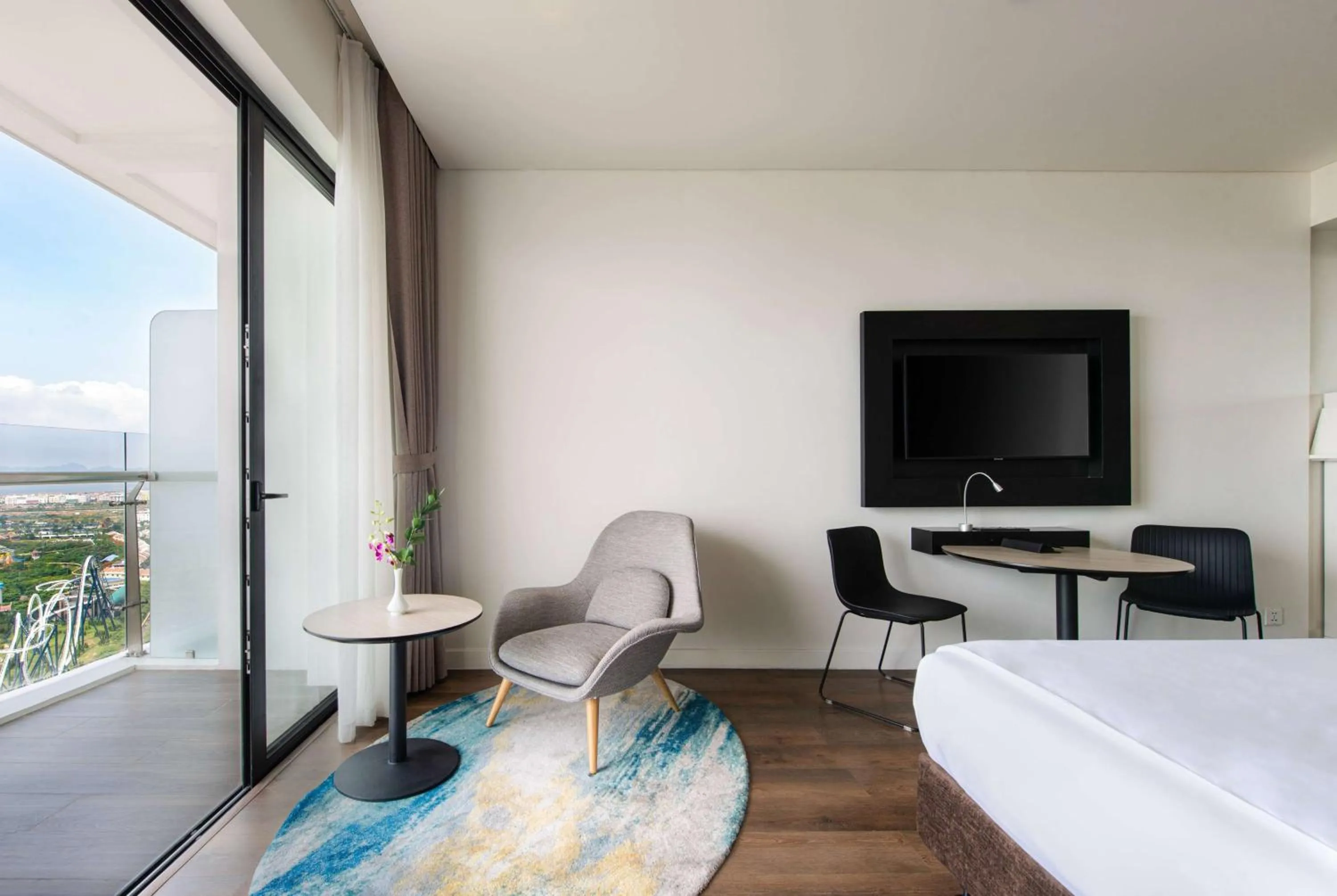 Photo of the whole room, Bed in Hotel Soleil Ha Long, Trademark Collection by Wyndham