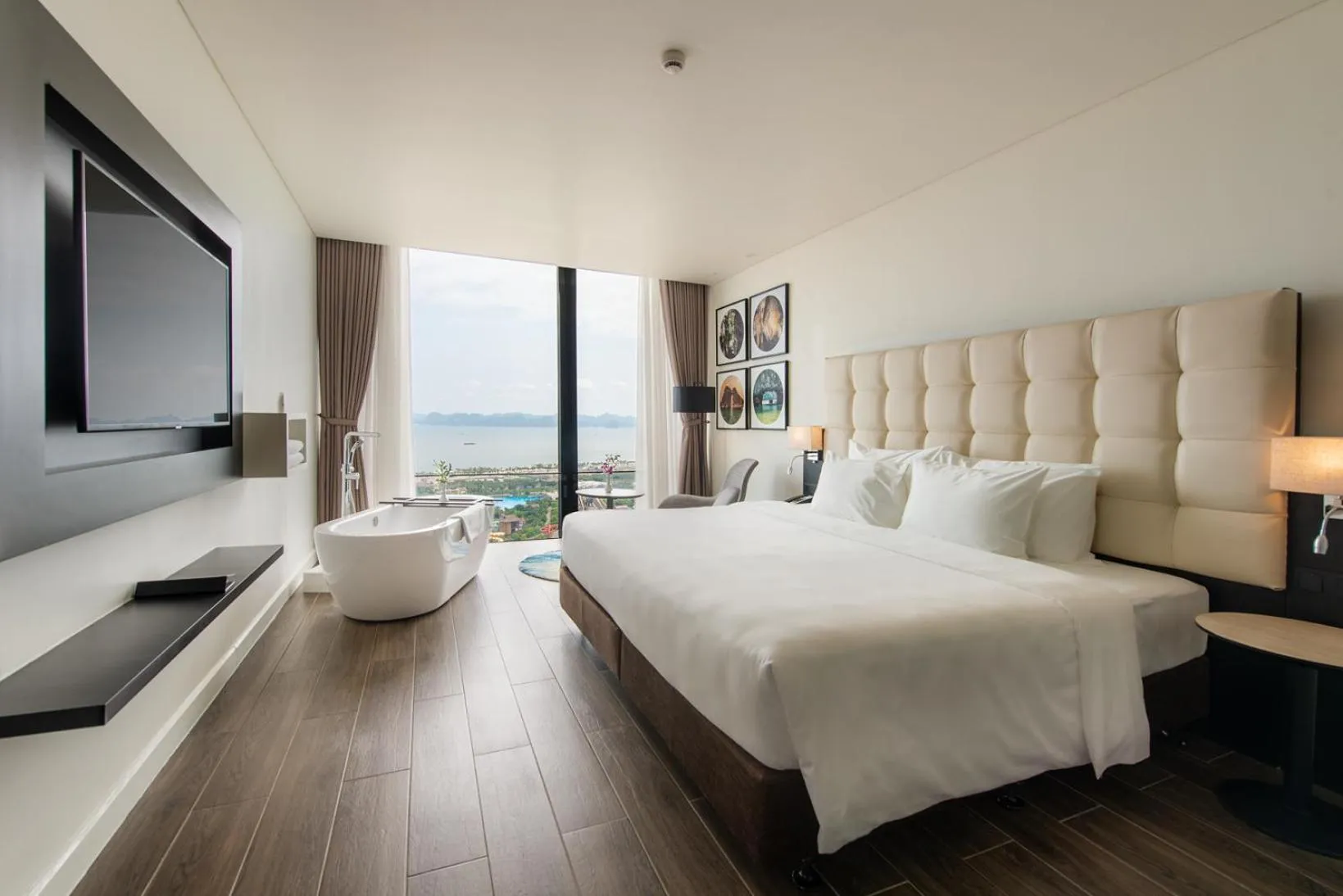 Bedroom, Bed in Hotel Soleil Ha Long, Trademark Collection by Wyndham