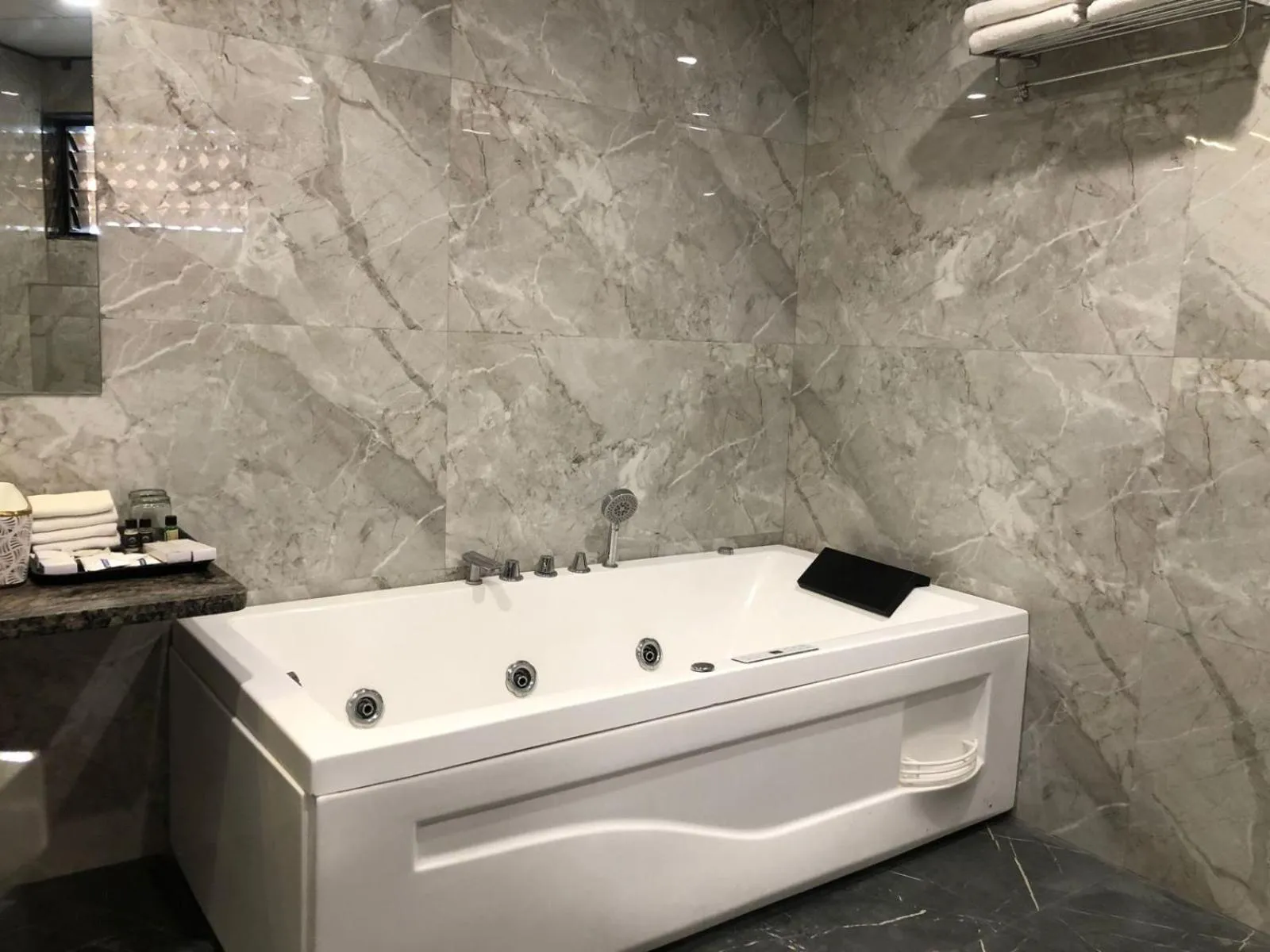 Bath in Bamboo Saa Mulberry Resort Pushkar