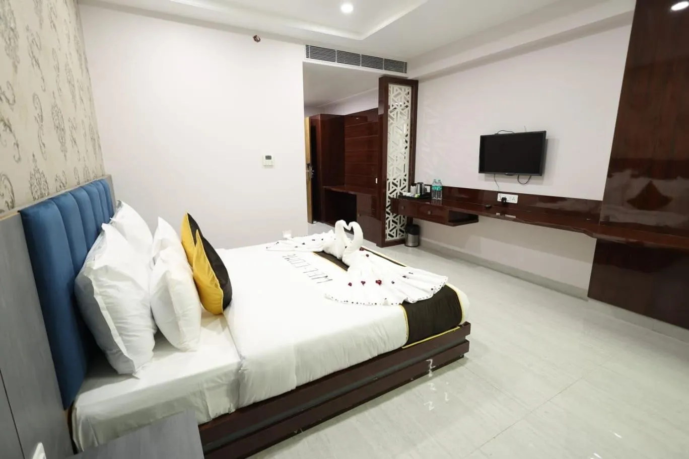 Photo of the whole room, Bed in Bamboo Saa Mulberry Resort Pushkar