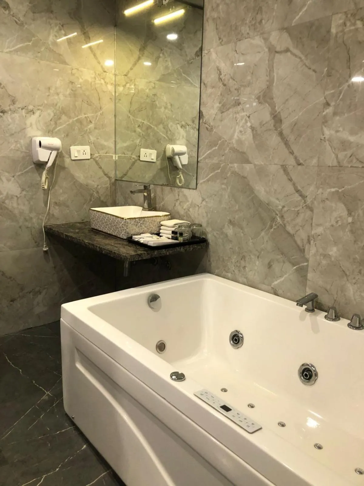 Bath in Bamboo Saa Mulberry Resort Pushkar