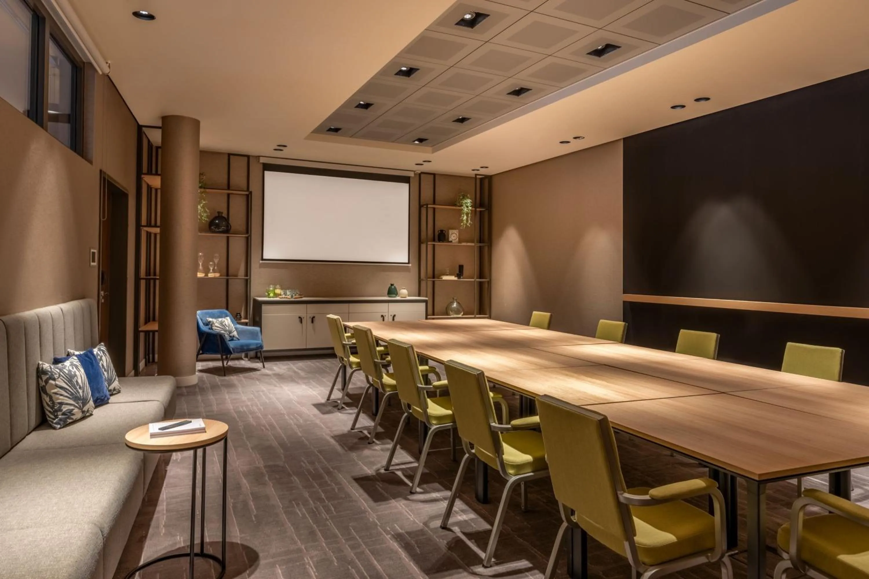 Meeting/conference room in Courtyard by Marriott Cologne