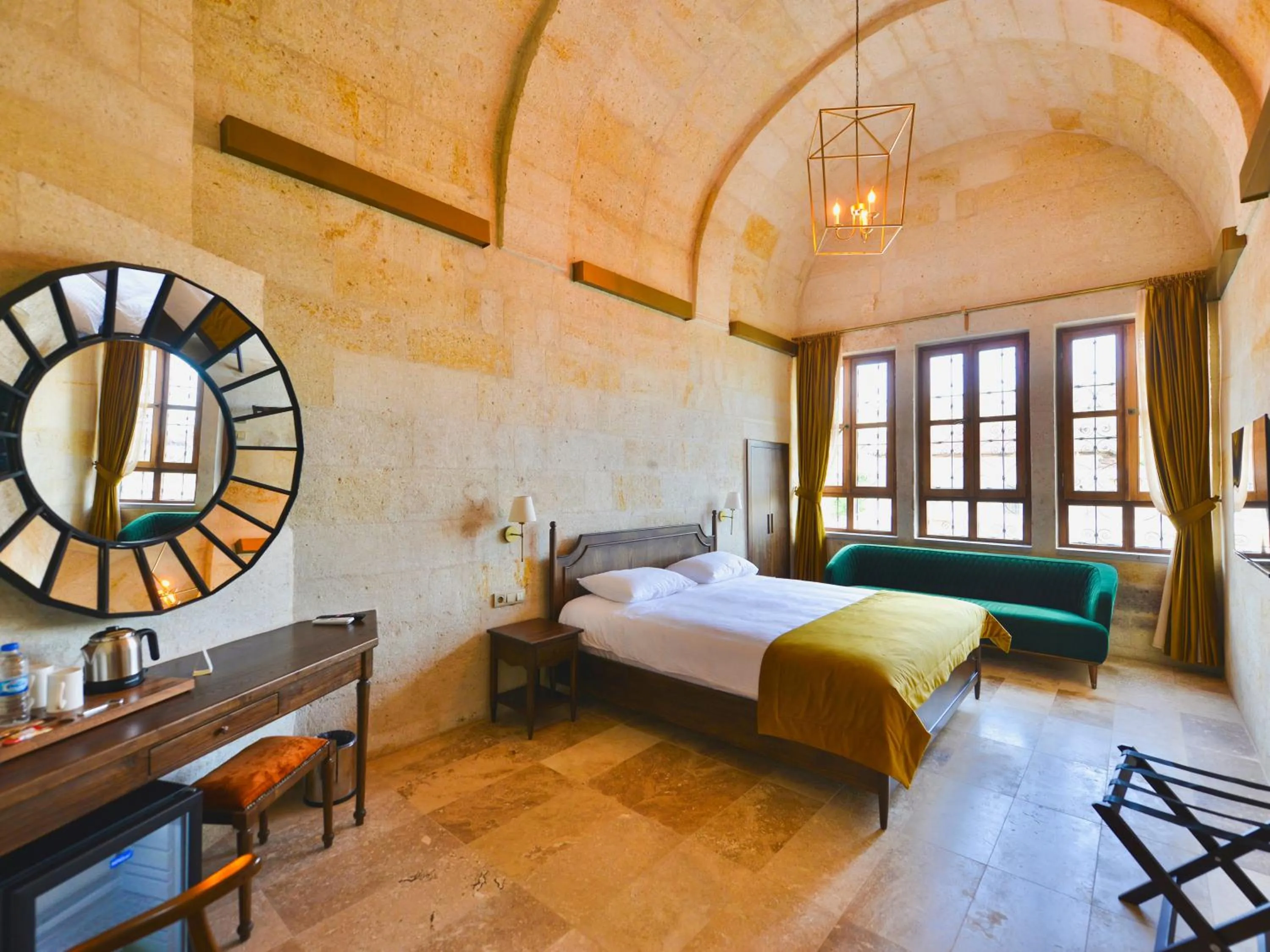 Photo of the whole room, Bed in Evanthia Cave Suites - Special Class