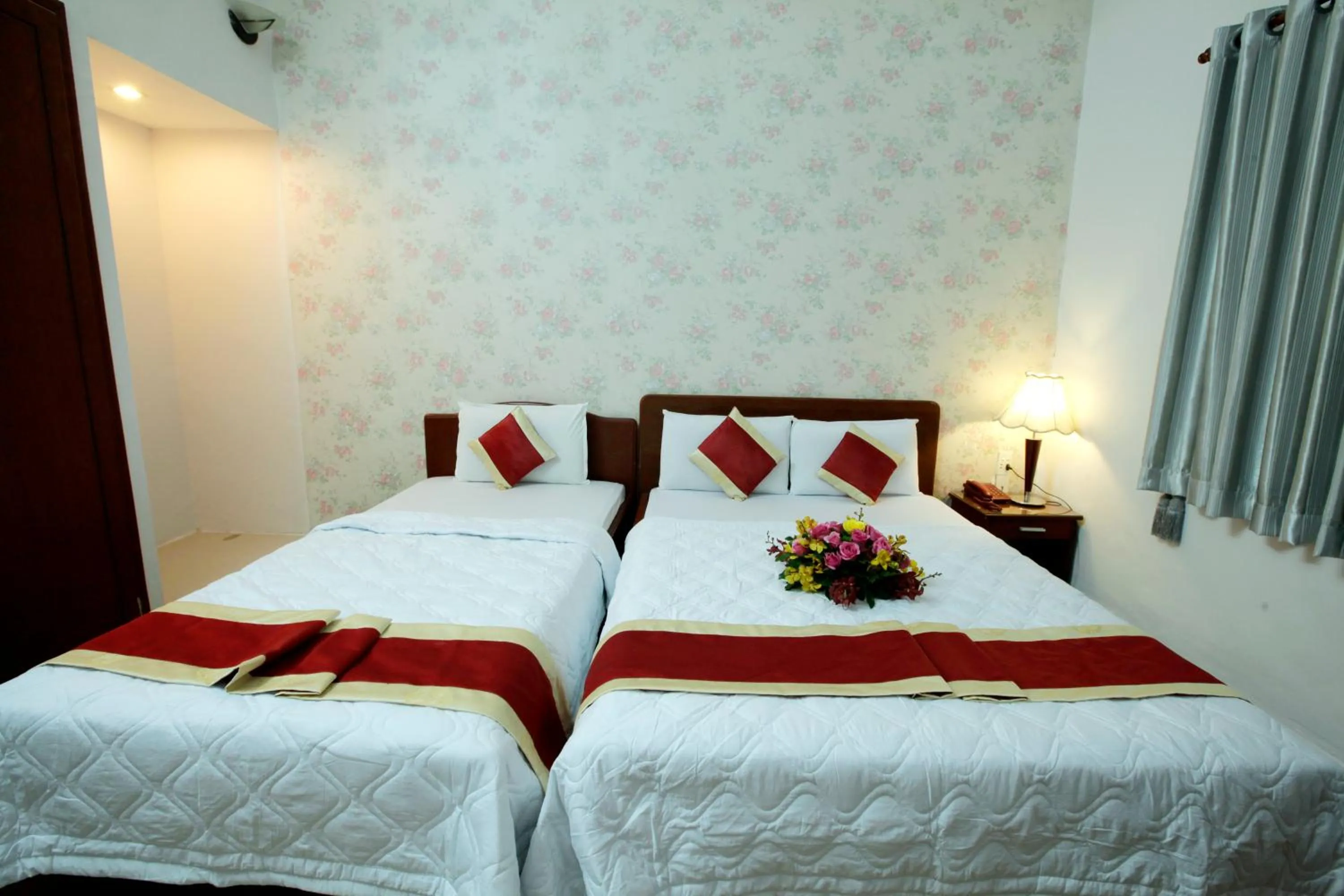 Photo of the whole room, Bed in Tan Da Hotel