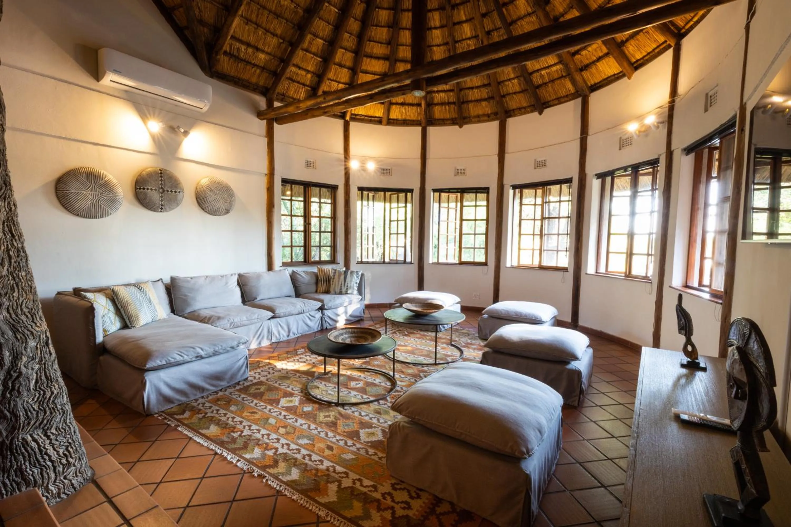 Living room in MILIMA Big 5 Safari Lodge
