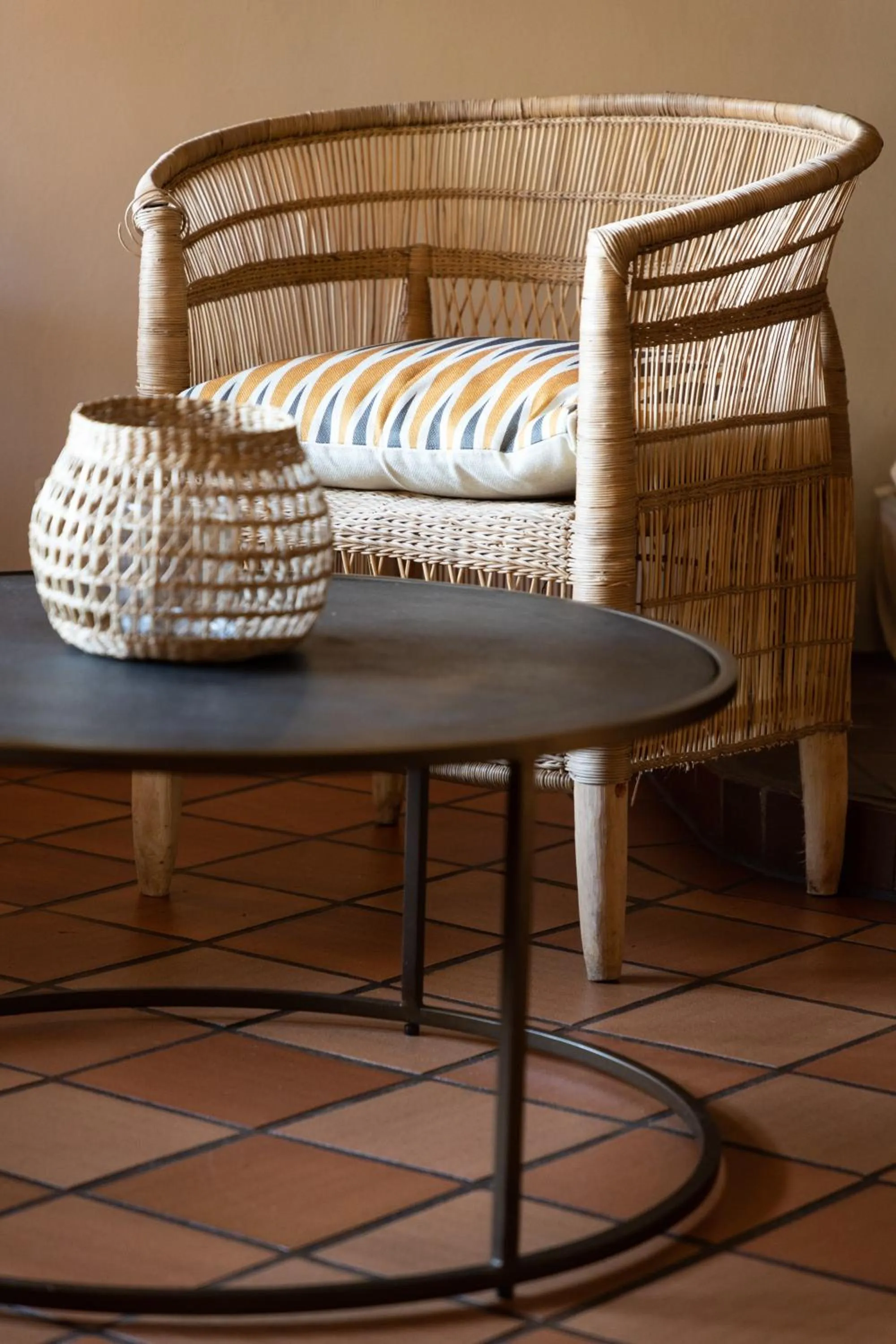 Living room in MILIMA Big 5 Safari Lodge