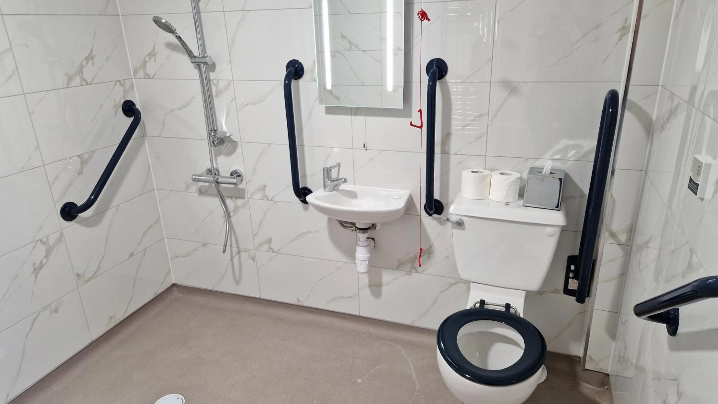 Bathroom in Best Western Northfields Ealing Hotel