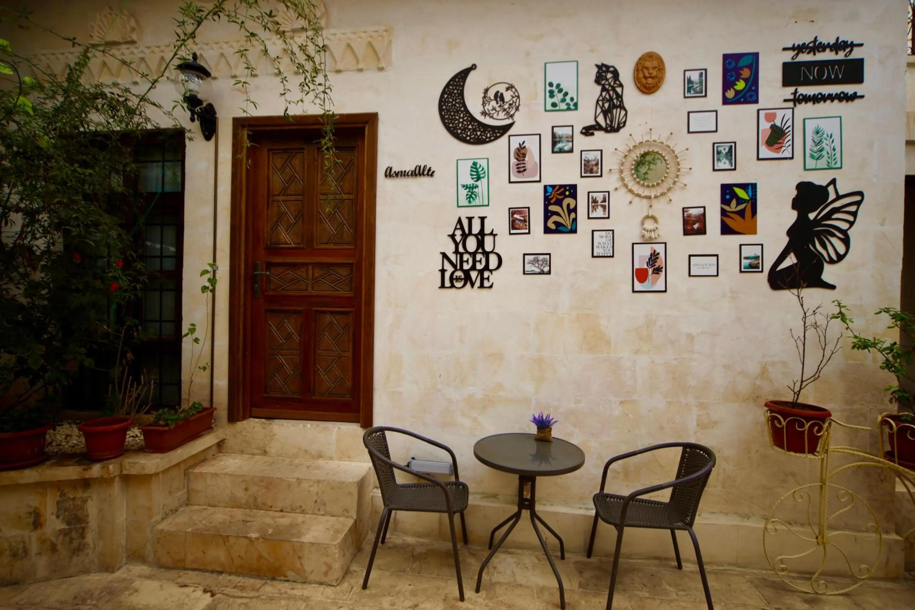 Inner courtyard view in Kaliruha Hotel