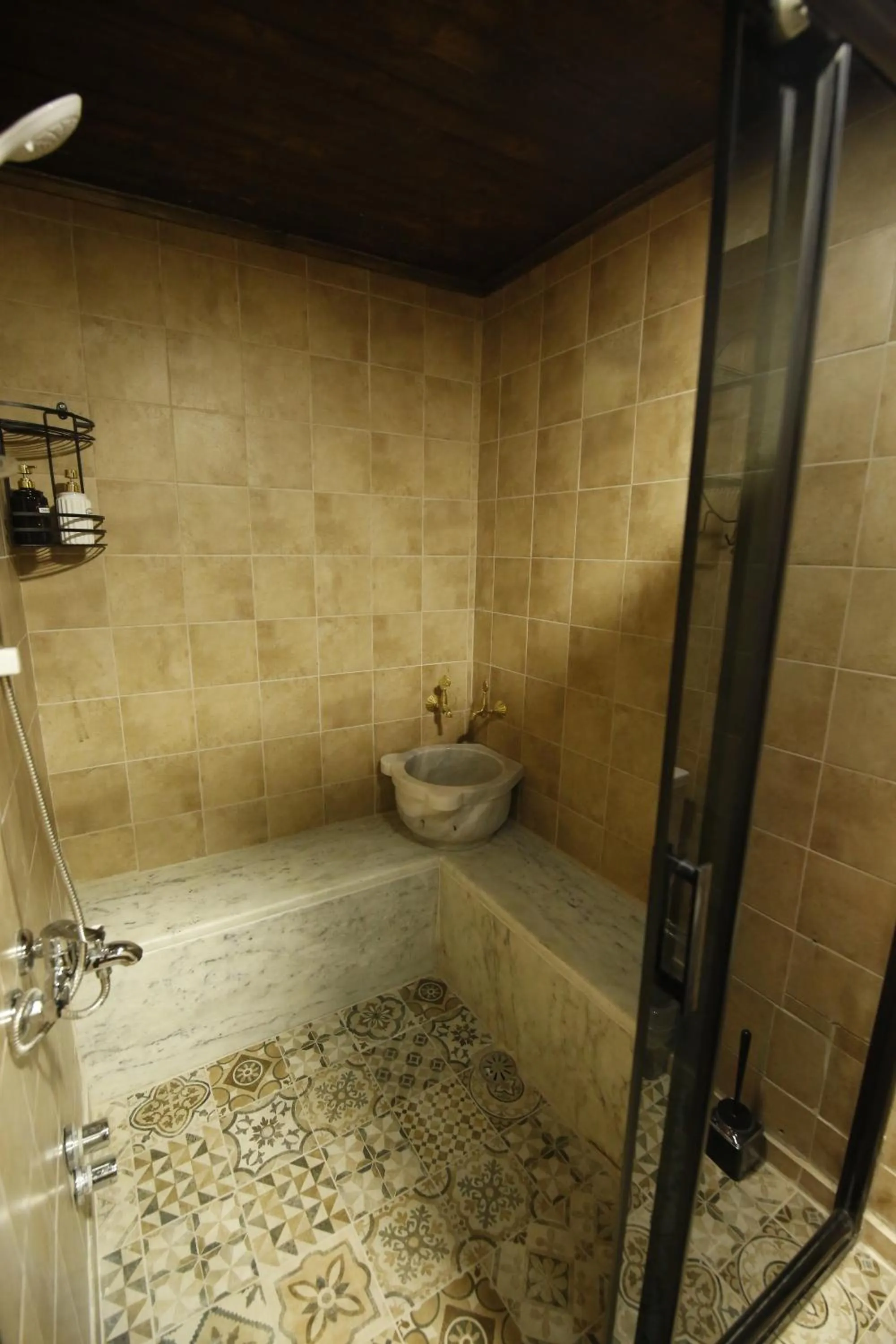 Bathroom in Kaliruha Hotel