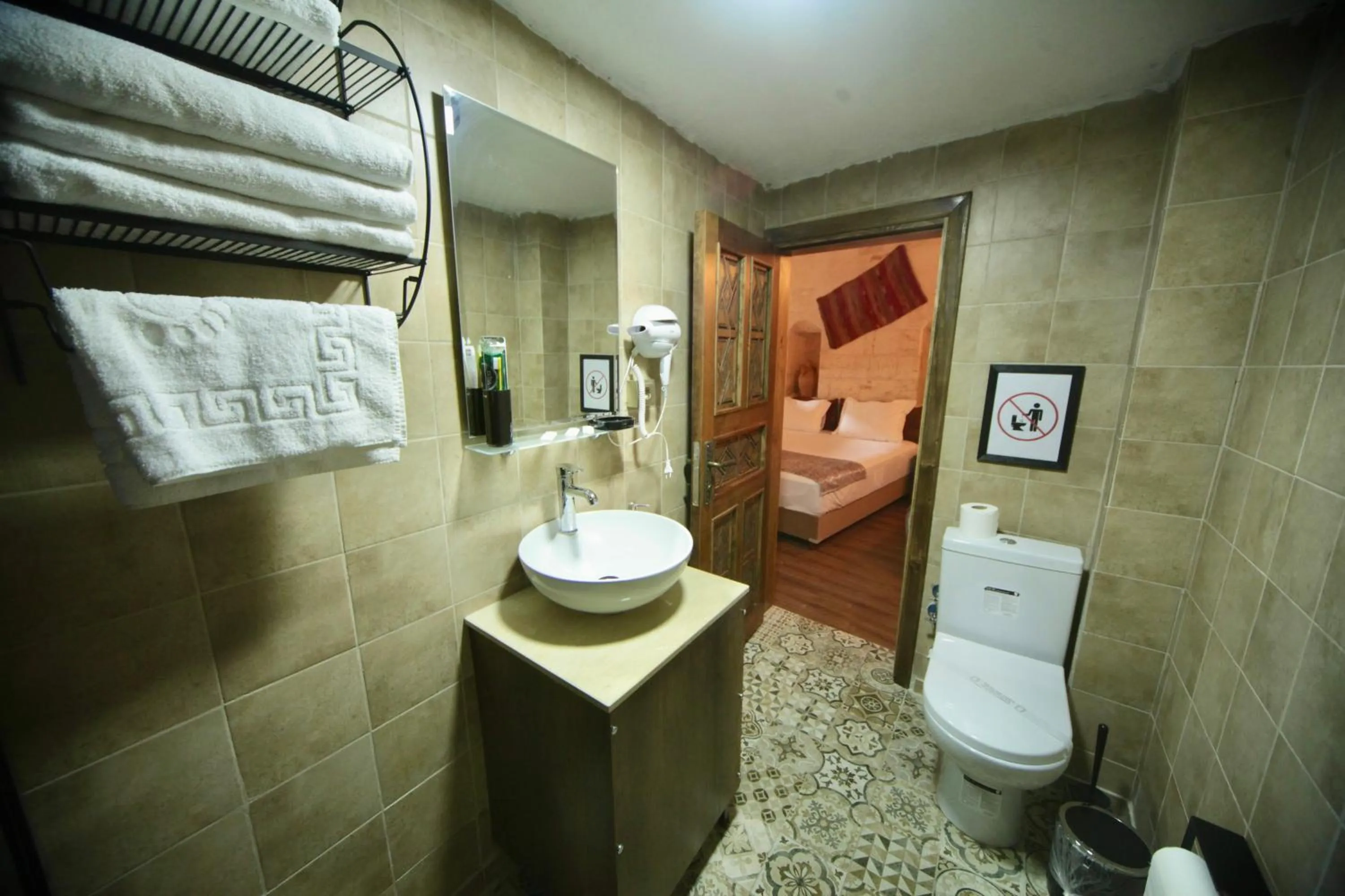 Bathroom in Kaliruha Hotel