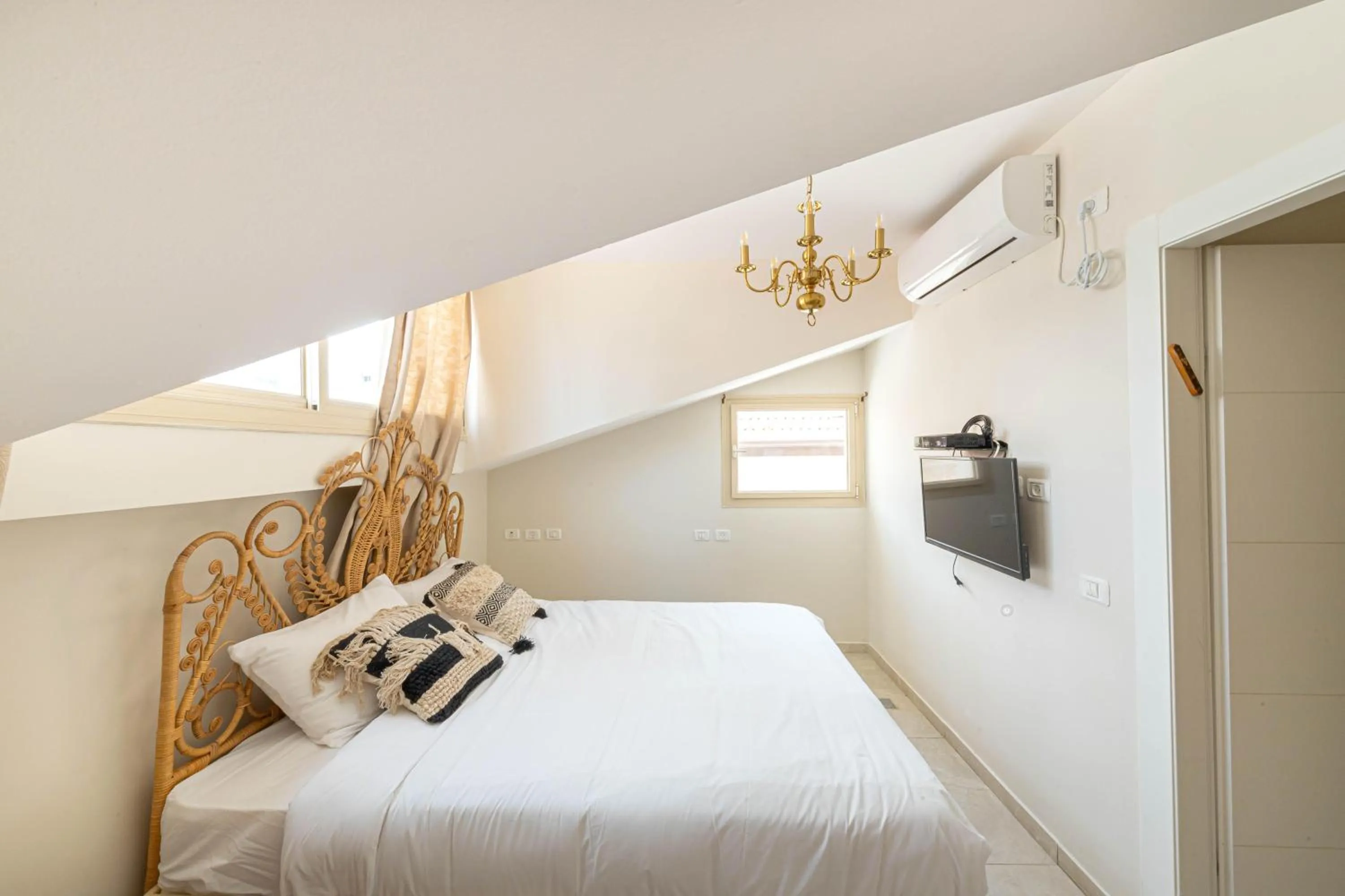 Bedroom in Tish Hotel