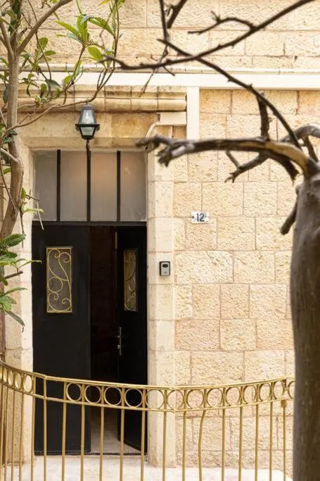 Facade/entrance in Tish Hotel