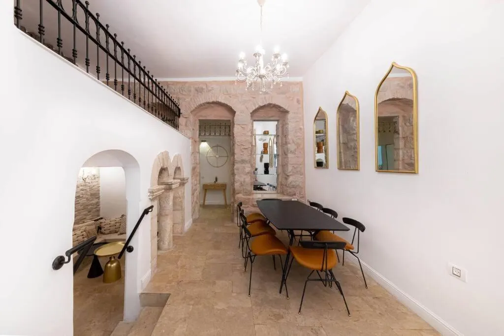 Dining area in Tish Hotel